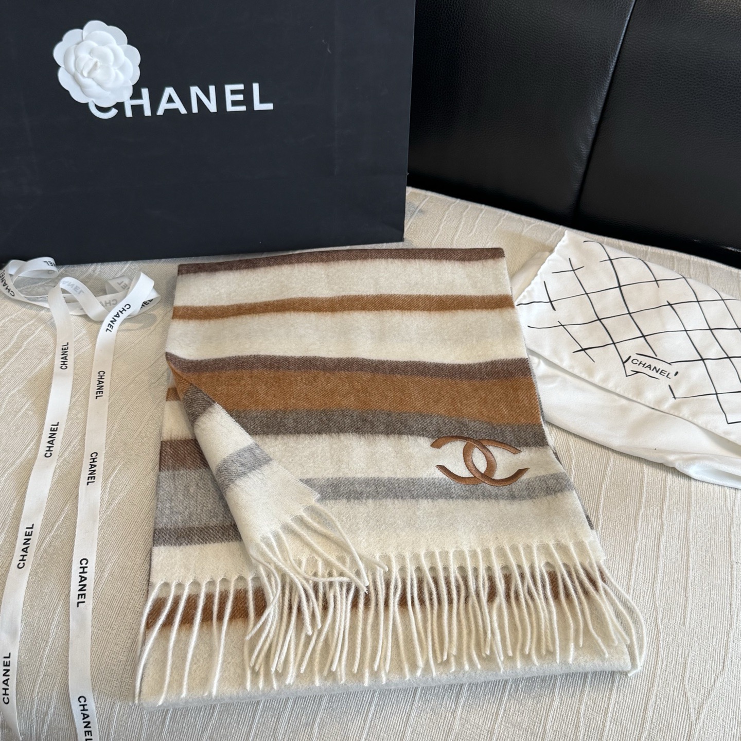 🆕 【CHANEL·香奈儿 】喜欢有颜值，高质量的亲可入手，名媛单品，无论怎么搭配都是满满的气质感，100%极品山羊绒水