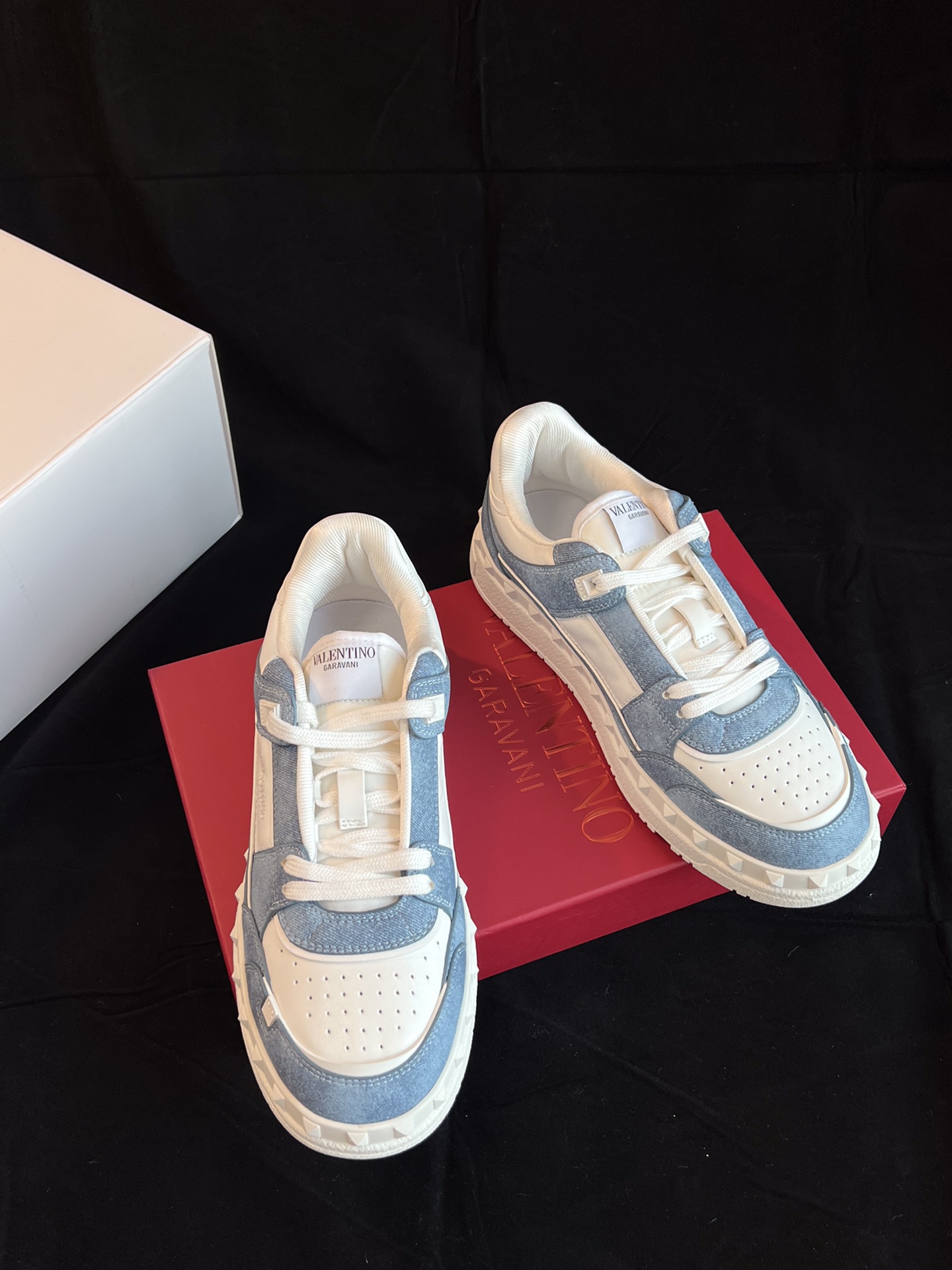 Valentino low-top casual sneakers denim white studs