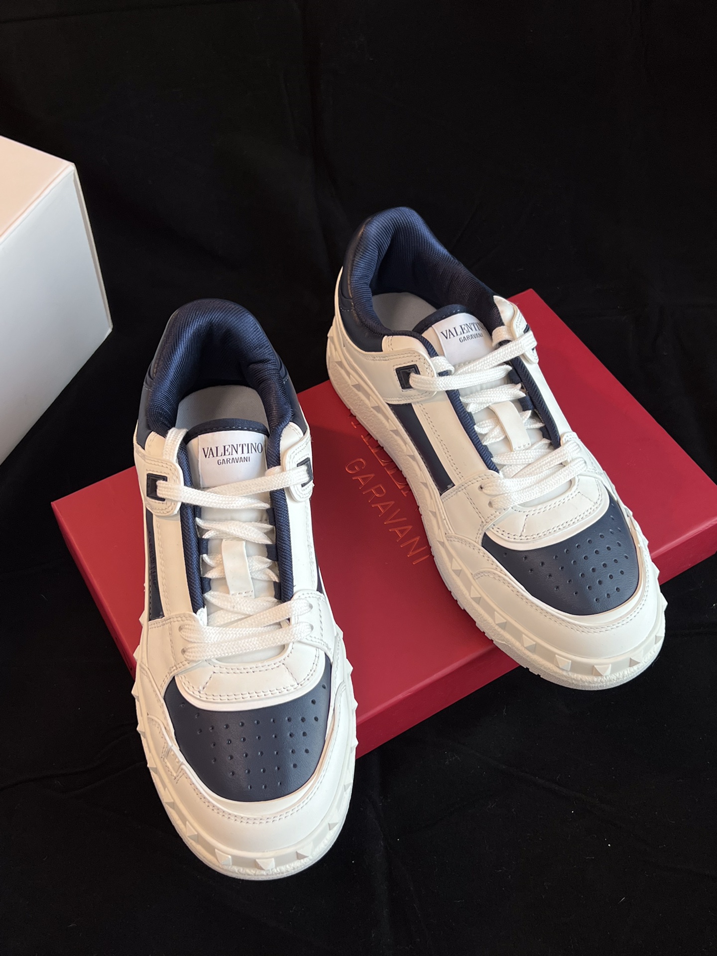 Valentino Sneakers Low-Top Leather Studs White Blue