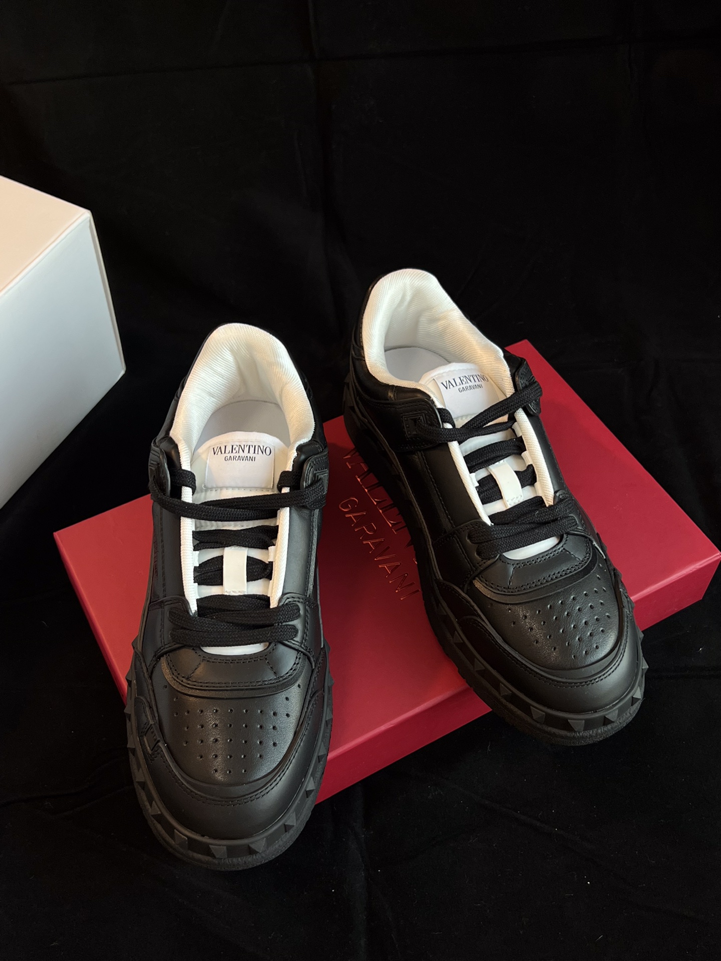 Valentino Sneakers Black Leather Lace-Up Low-Top