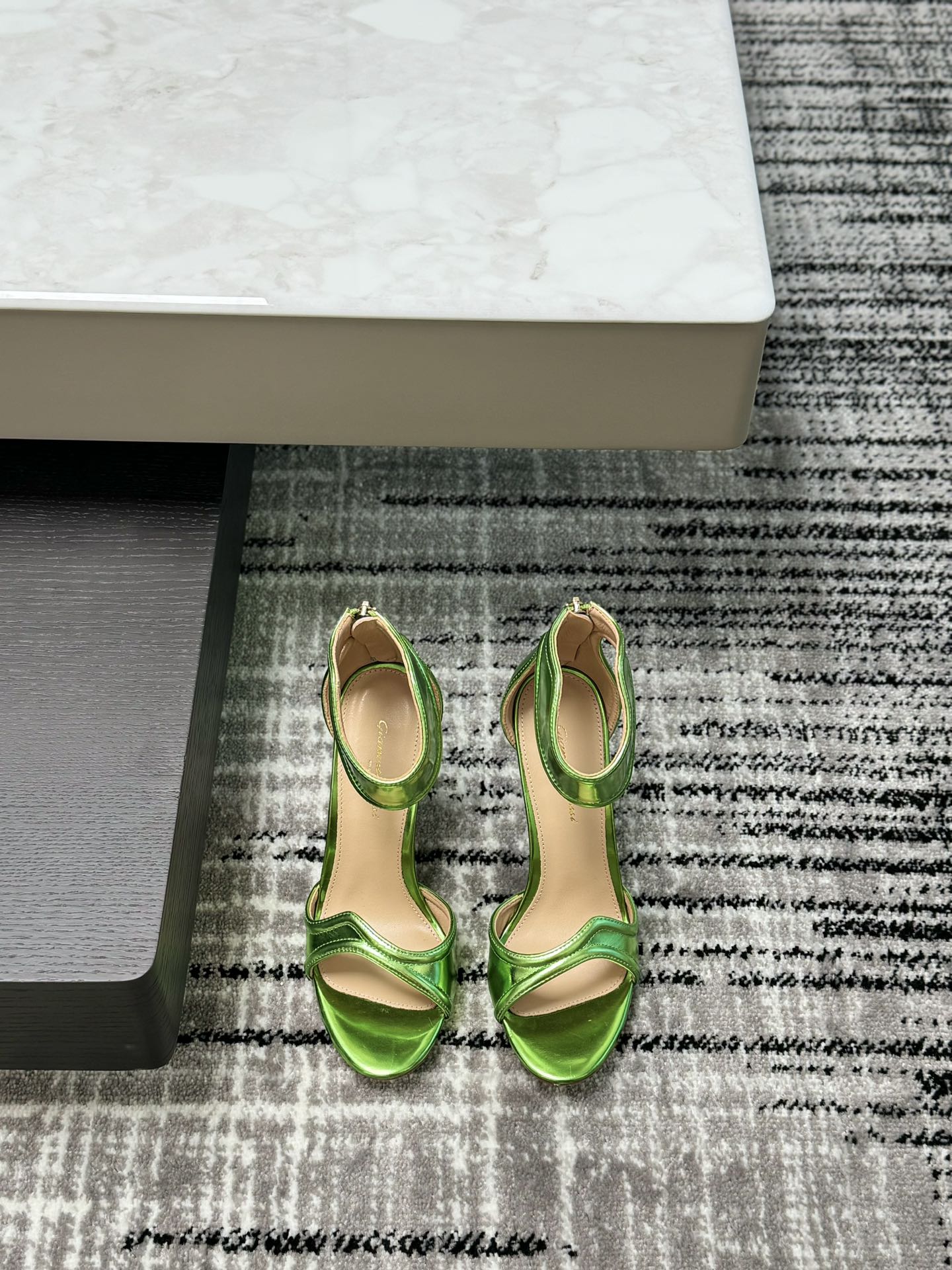 Gianvito Rossi Eiko Stiletto 小高跟 拖鞋 凉鞋 羊京+网纱+捷克钻 10.5cm/8cm