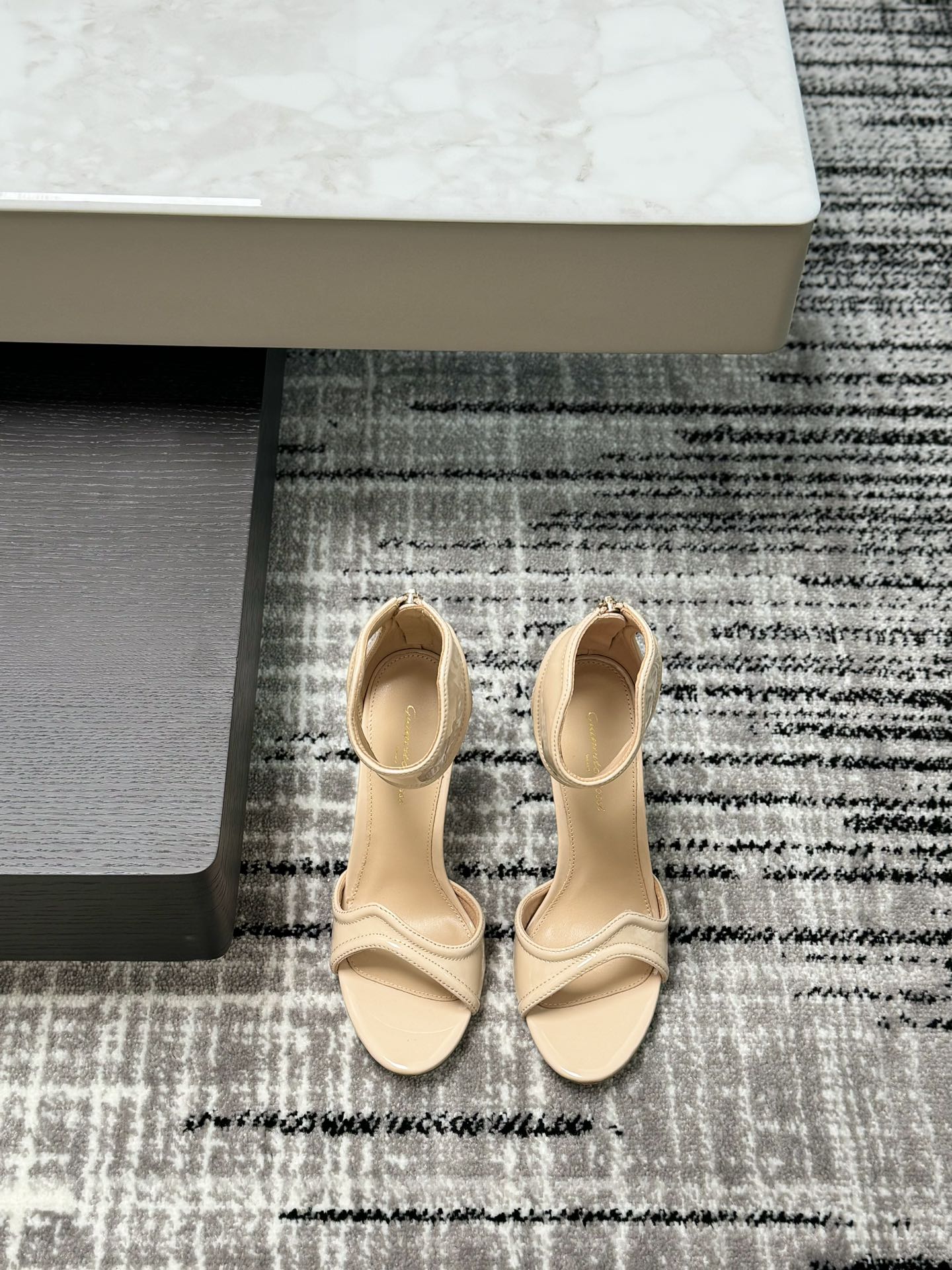 Gianvito Rossi Eiko Stiletto 小高跟 拖鞋 凉鞋 羊京+网纱+捷克钻 10.5cm/8cm
