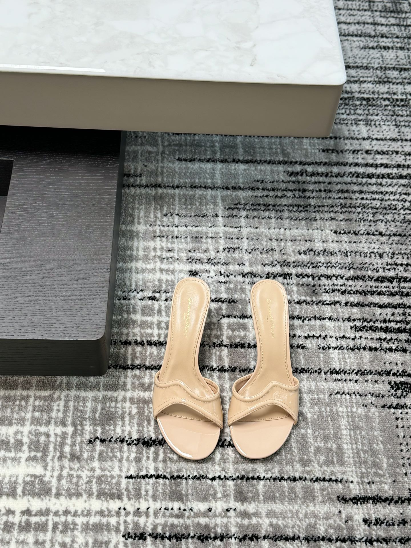 Gianvito Rossi Eiko Stiletto 小高跟 拖鞋 凉鞋 羊京+网纱+捷克钻 10.5cm/8cm