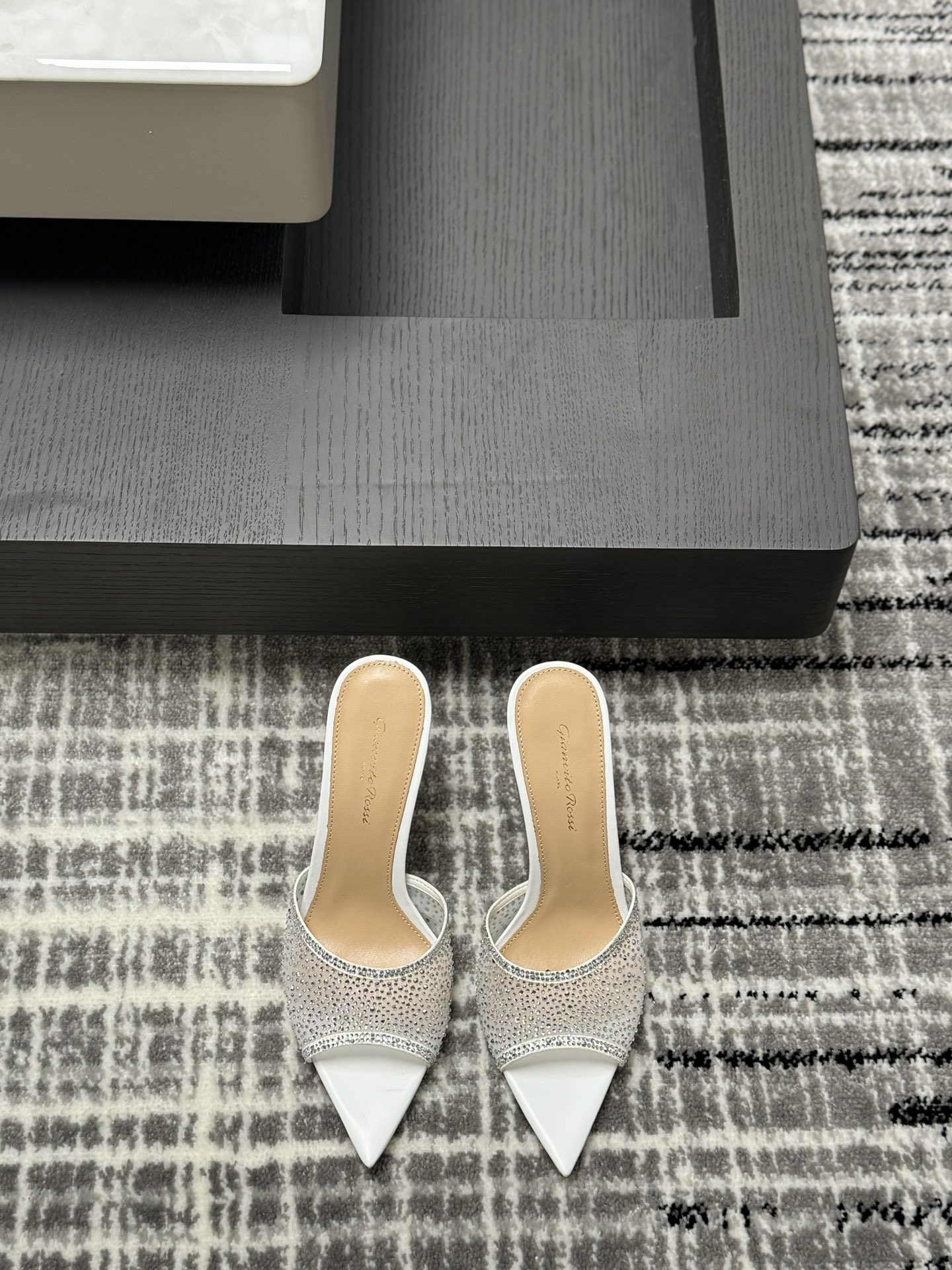Gianvito Rossi Eiko Stiletto абцас сярэдняй вышыні тапкі сандалі авечая скура + сетка + чэшскія стразы 10.5cm/8cm