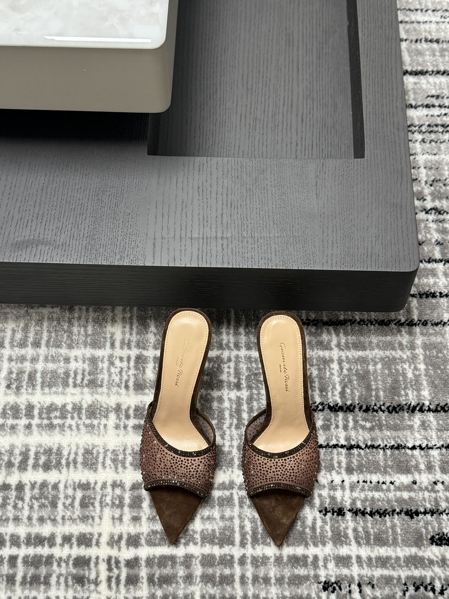 Gianvito Rossi Eiko Stiletto 낮은 굽 슬리퍼 샌들 양가죽+메쉬+체코 크리스탈 10.5cm/8cm