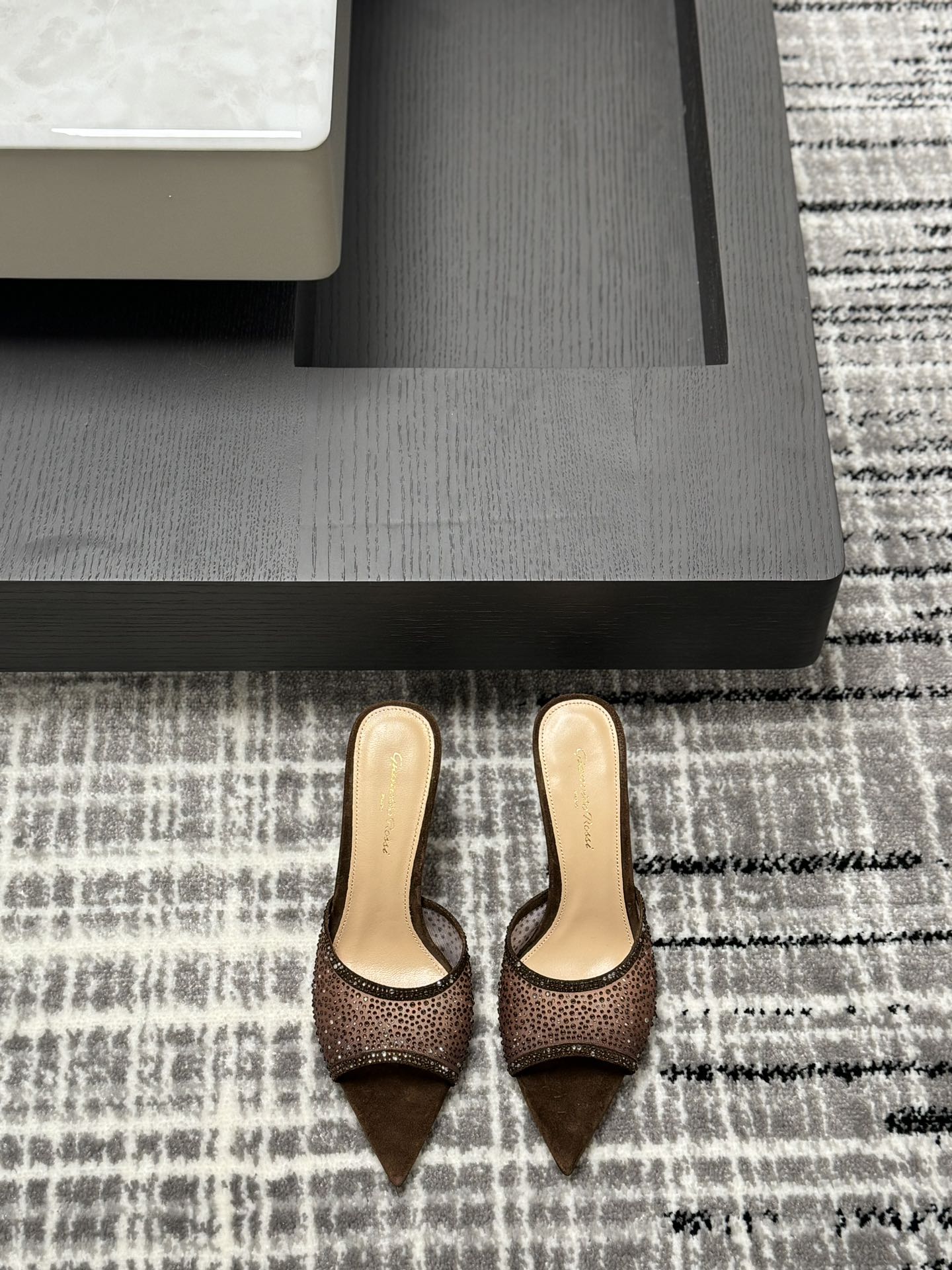 Gianvito Rossi Eiko Stiletto 낮은 굽 슬리퍼 샌들 양가죽+메쉬+체코 크리스탈 10.5cm/8cm