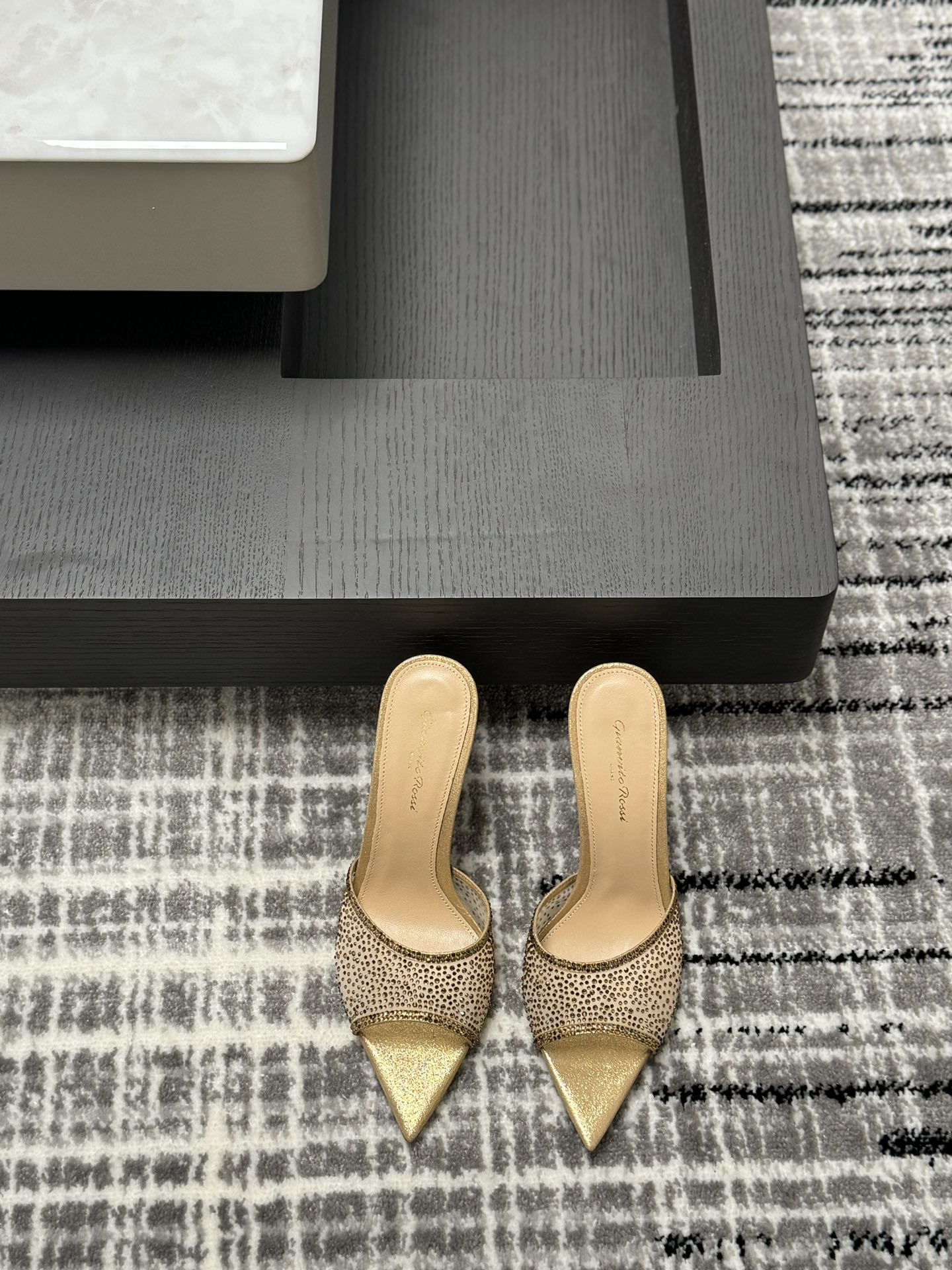 Gianvito Rossi Eiko Stiletto 슬링백 샌들 양가죽+메쉬+체코 크리스탈 10.5cm/8cm