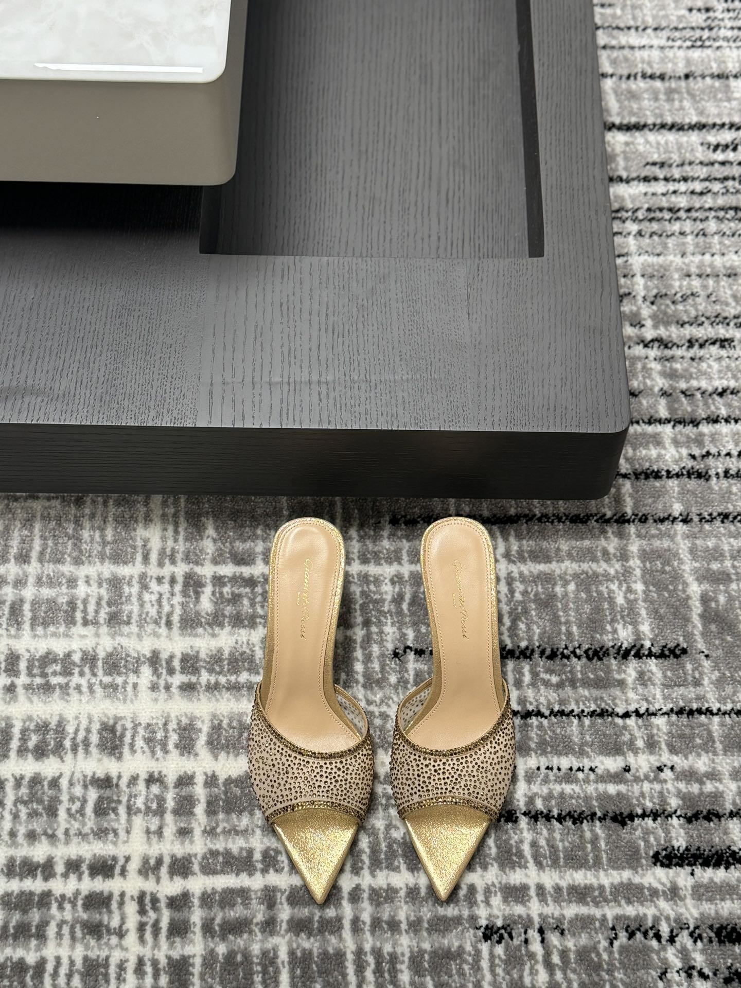 Gianvito Rossi Eiko Stiletto 낮은 굽 슬리퍼 샌들 양가죽+메쉬+체코 크리스탈 10.5cm/8cm
