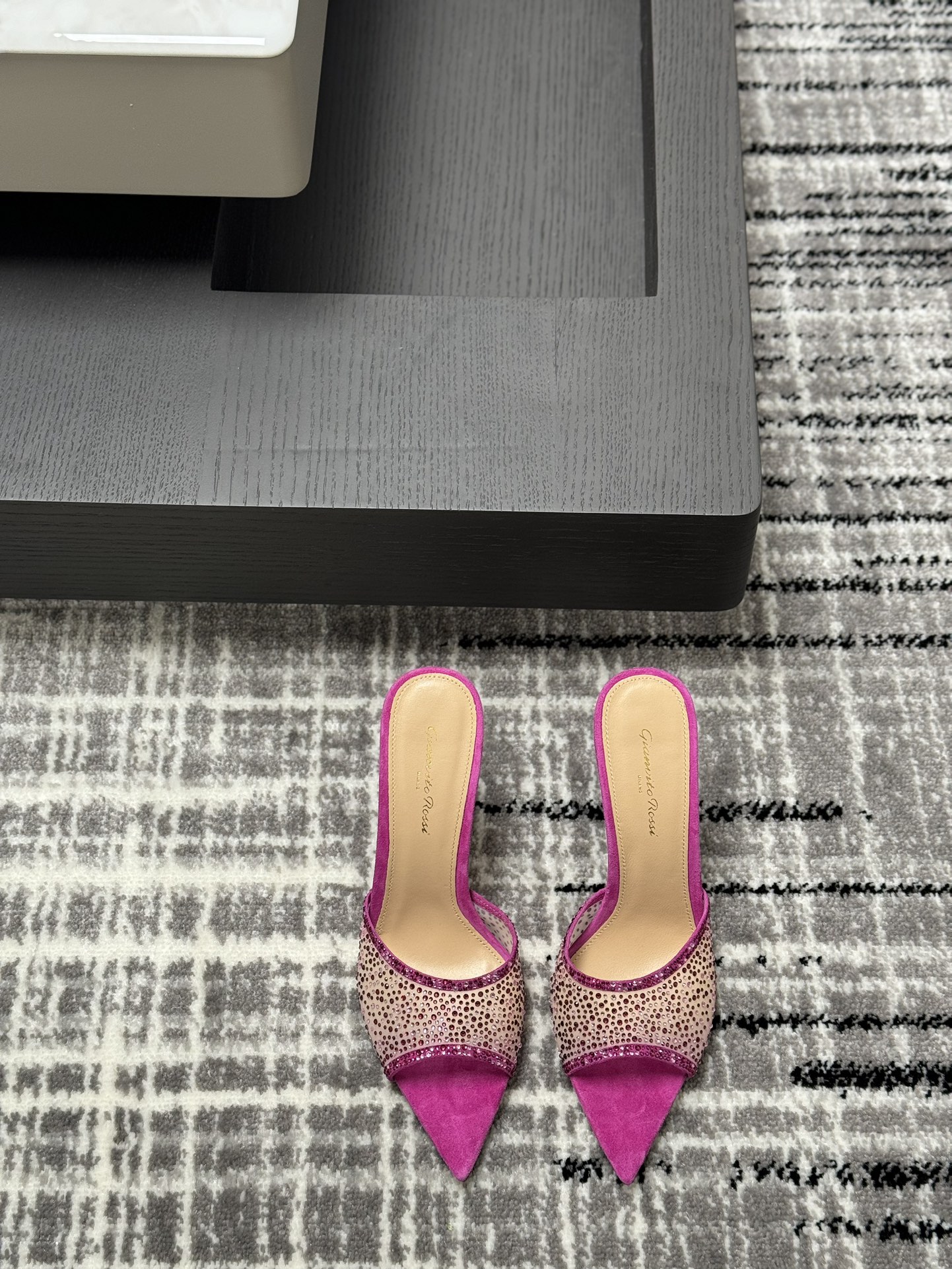 Gianvito Rossi Eiko Stiletto 낮은 굽 슬리퍼 샌들 양가죽+메쉬+체코 크리스탈 10.5cm/8cm