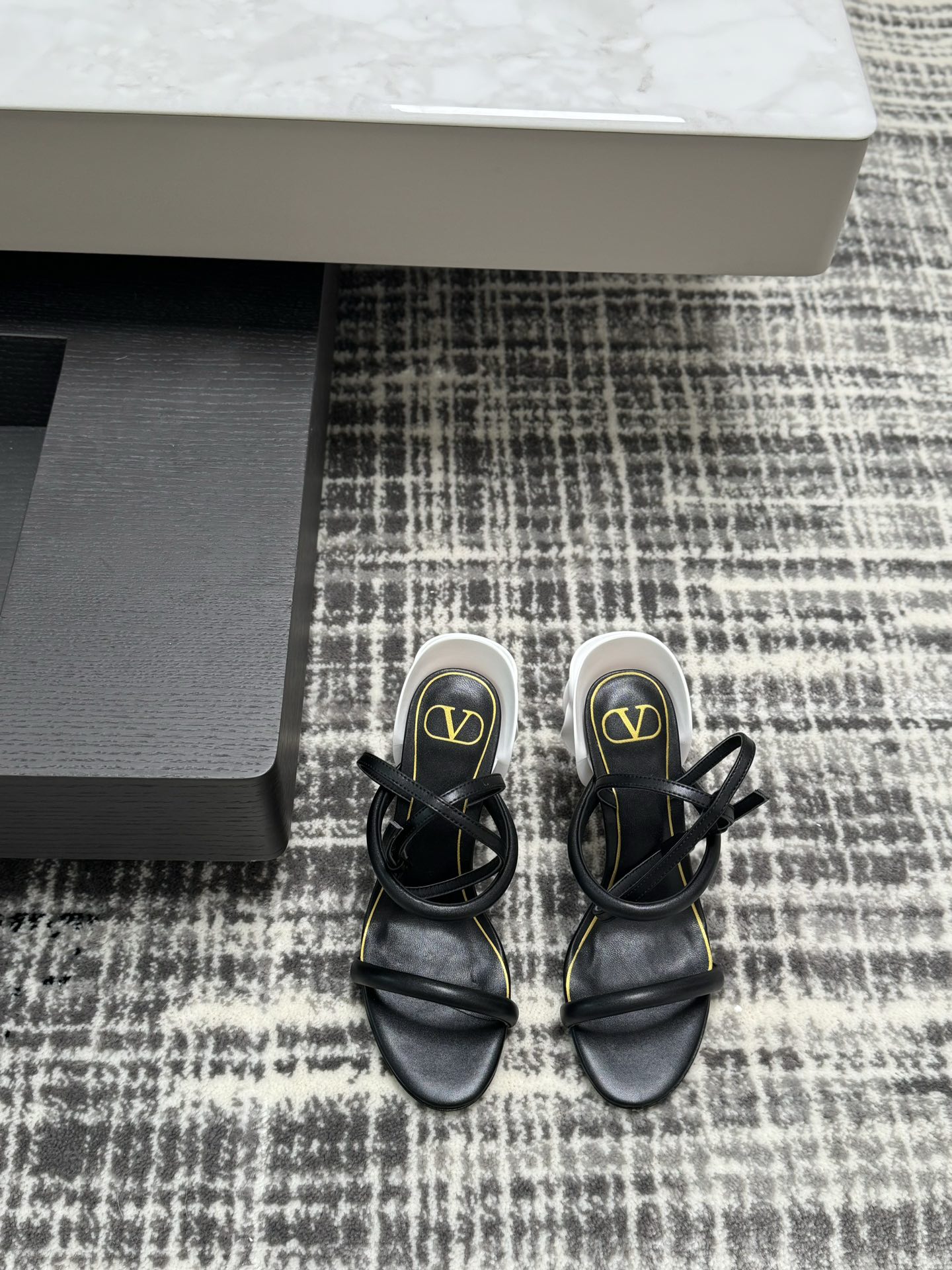 Valentino Sandals Calf Leather Sheepskin Lining Cowhide Sole Black