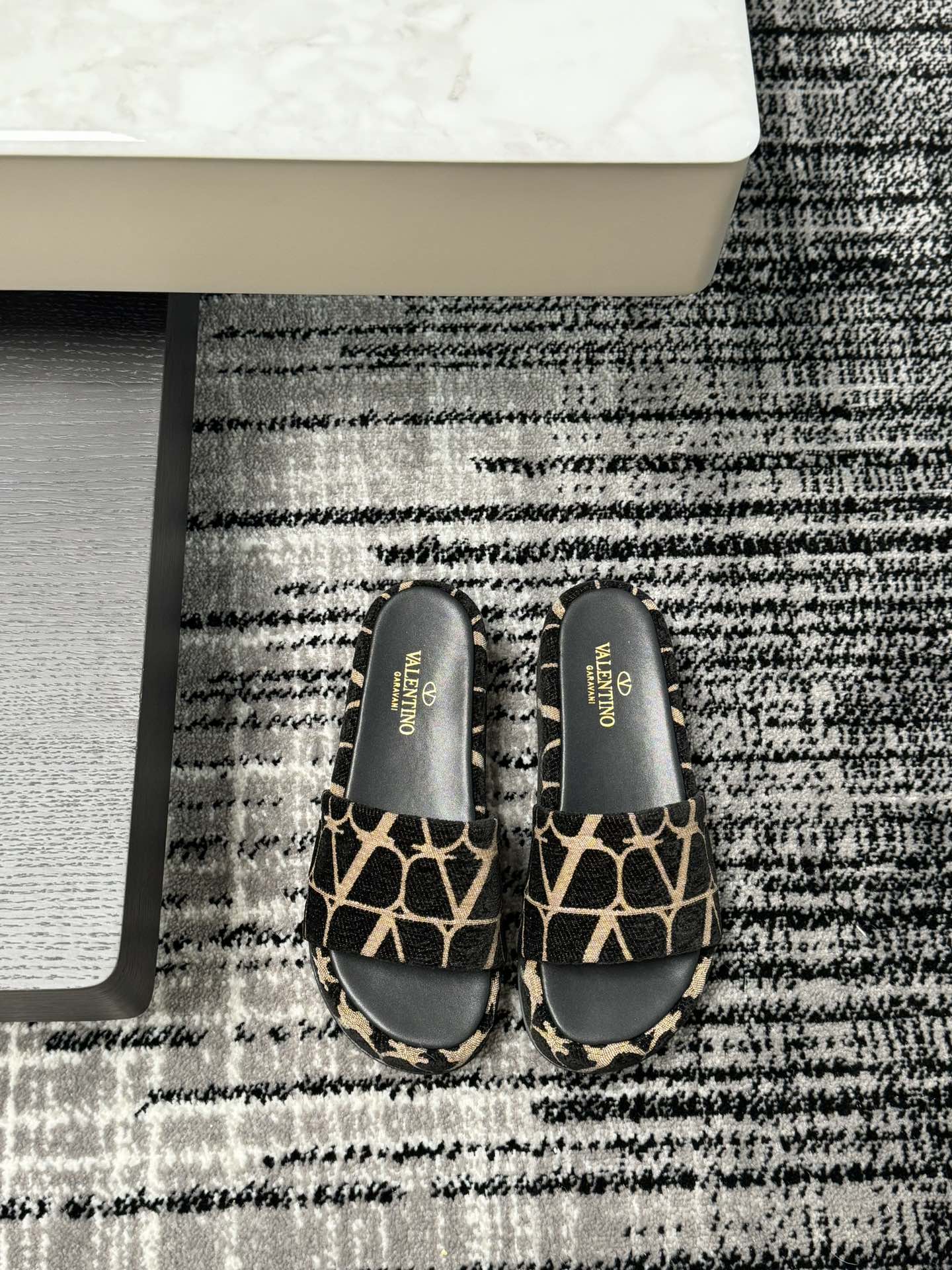 Valentino sandals embroidered fabric sheepskin lining cowhide sole black
