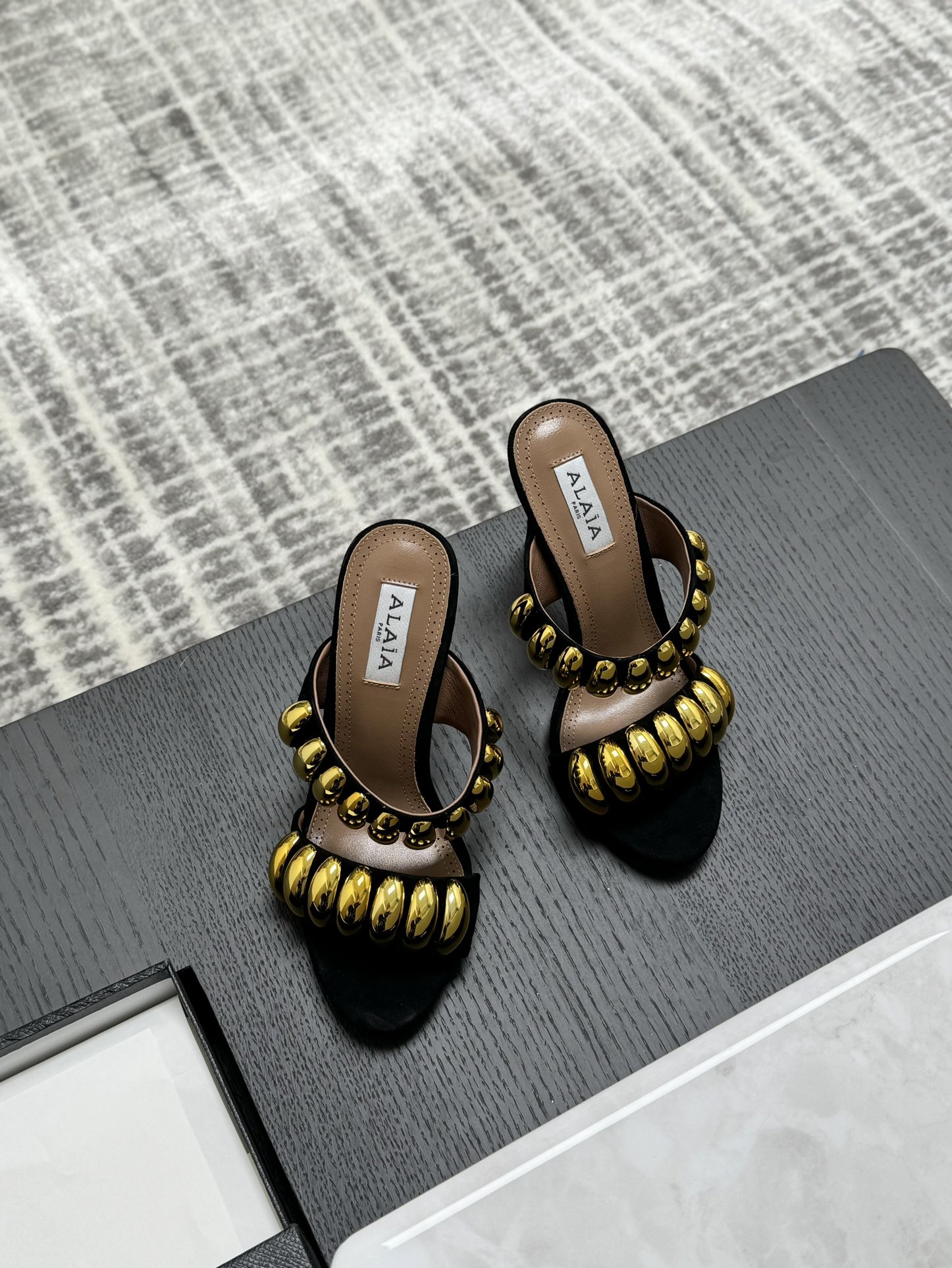 ALAIA メタルバックル ハイヒールサンダル レディース 上品でエレガント-トップバージョン