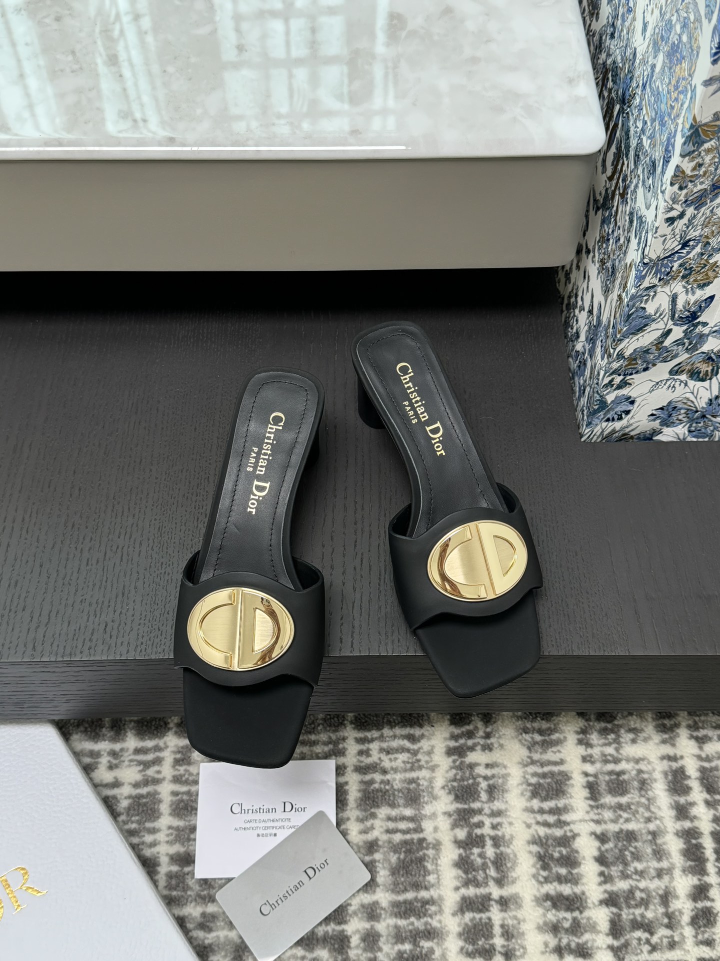 Dior sandales mules bout carré boucle métallique CD 5cm talon cylindrique petit cuir de veau doublure agneau semelle cuir véritable Italie