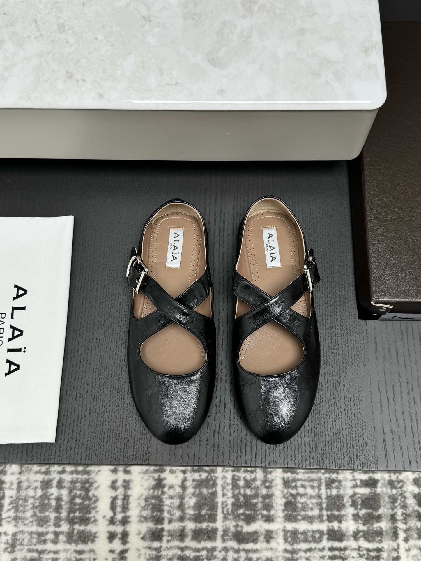 ALAIA перекрестные ремешки балетки женские подиумная модель удобная универсальная - топ версия