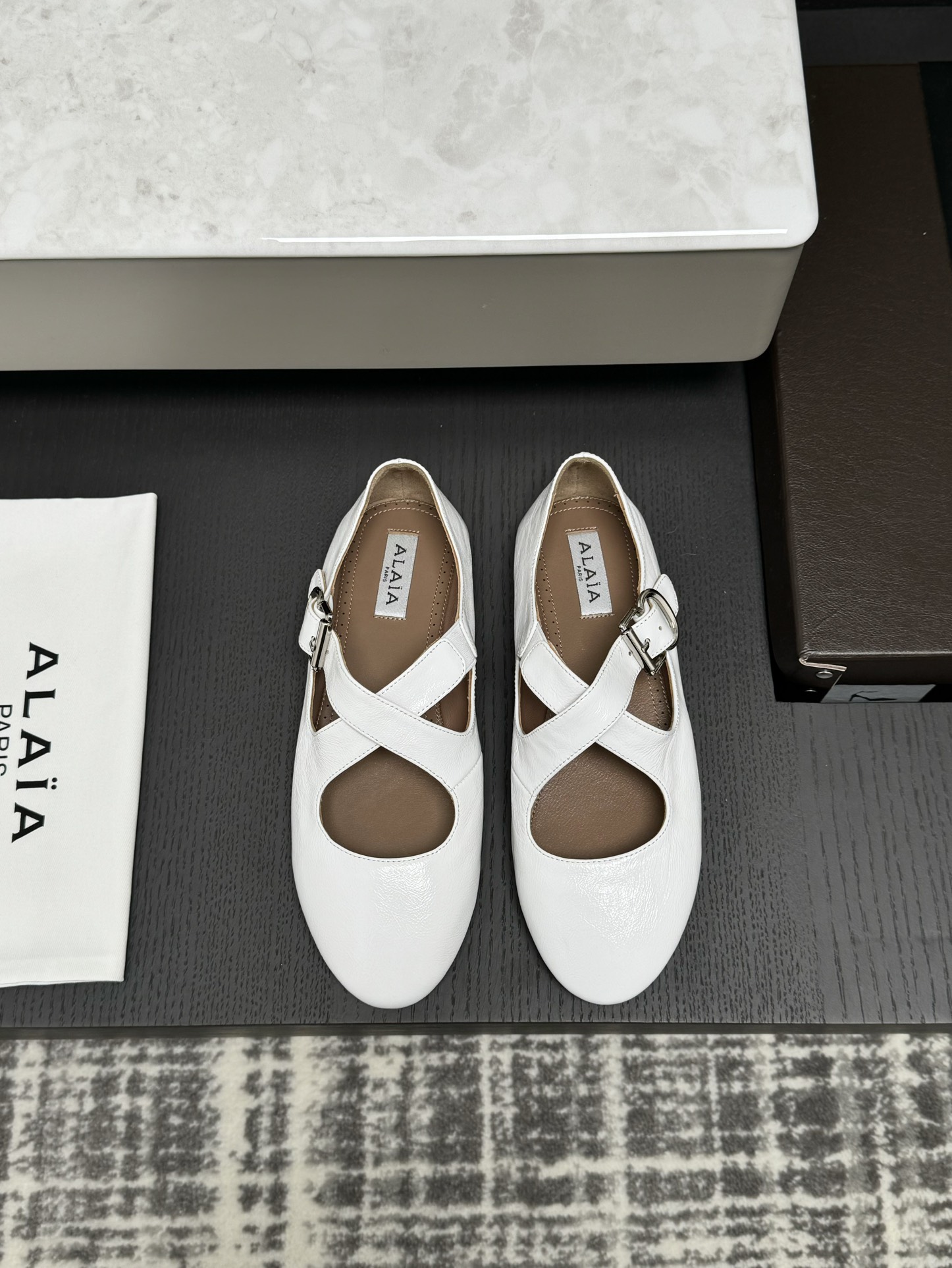 ALAIA перекрестные ремешки балетки женские подиумная модель удобная универсальная - топ версия