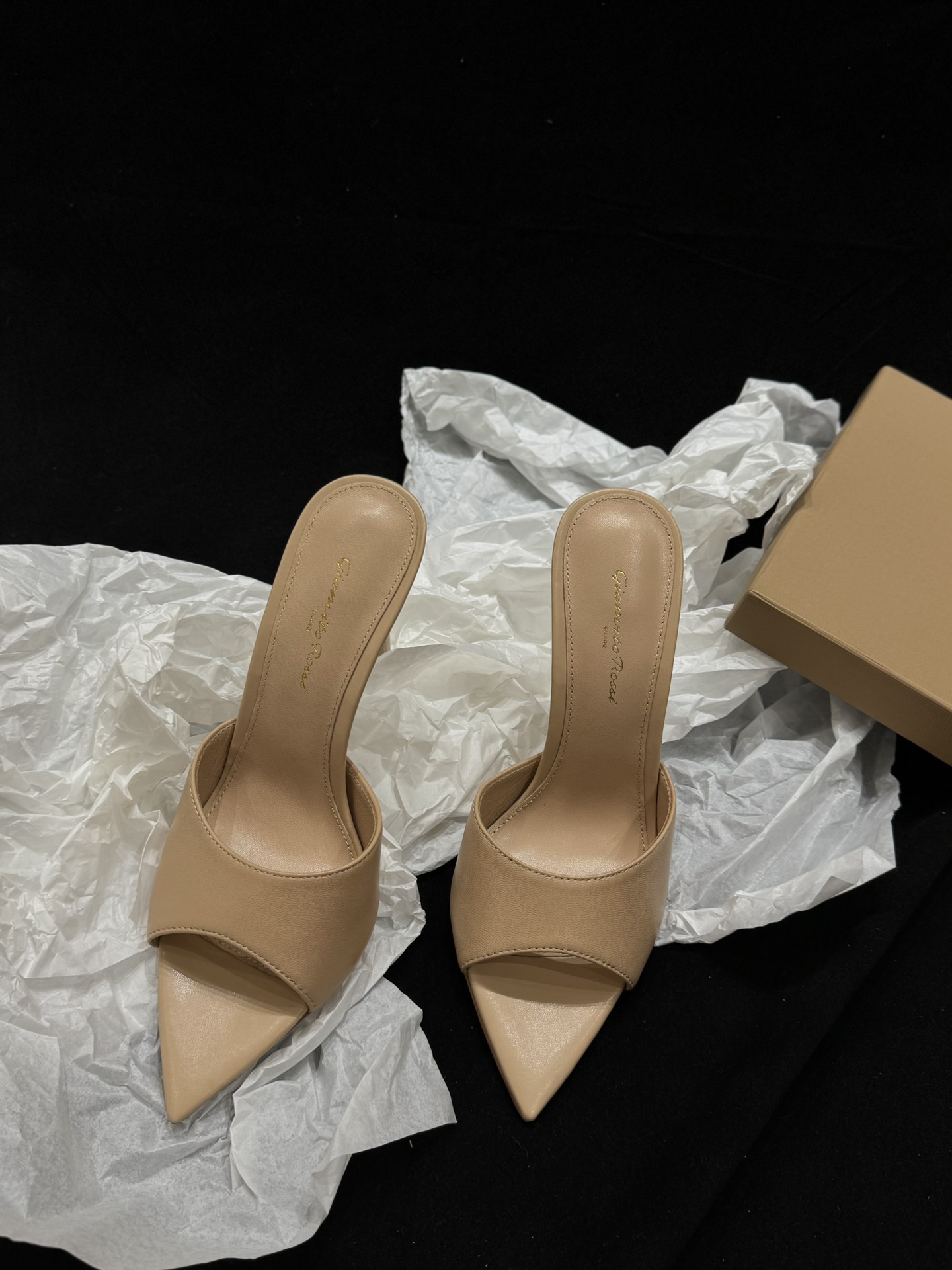 Gianvito Rossi Eiko Stiletto ミドルヒール サンダル ミュール スエード+メッシュ+チェコストーン 10.5cm/8cm