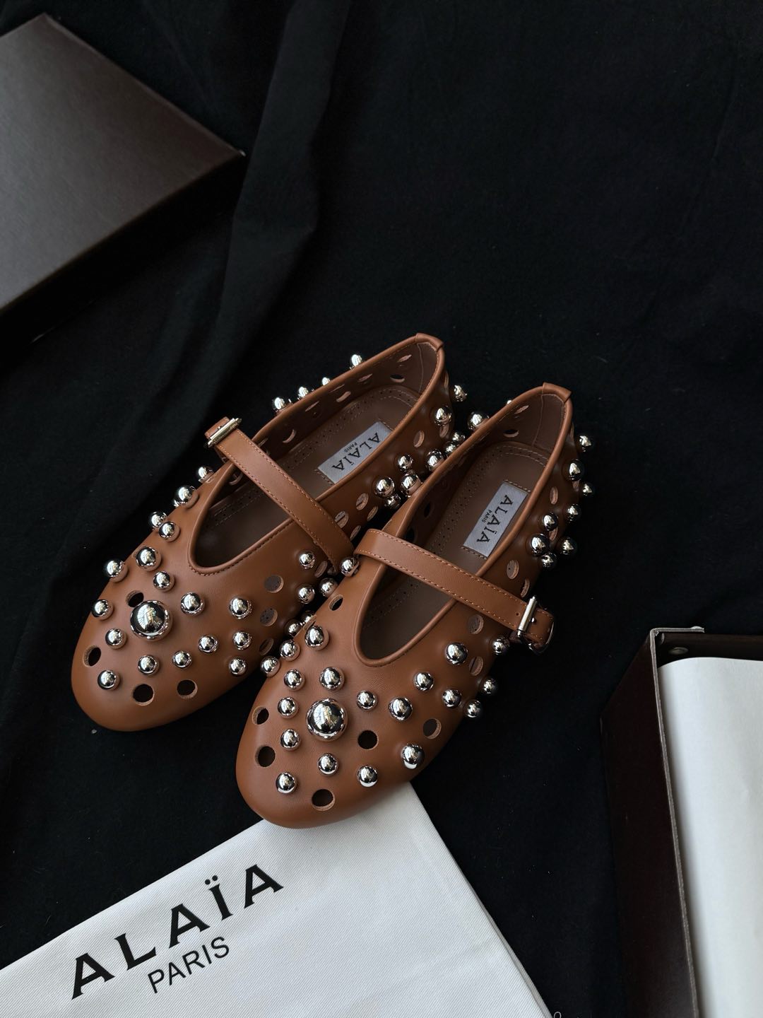 ALAIA メッシュ メタルボール バレエシューズ レディース モダンレトロ-トップバージョン