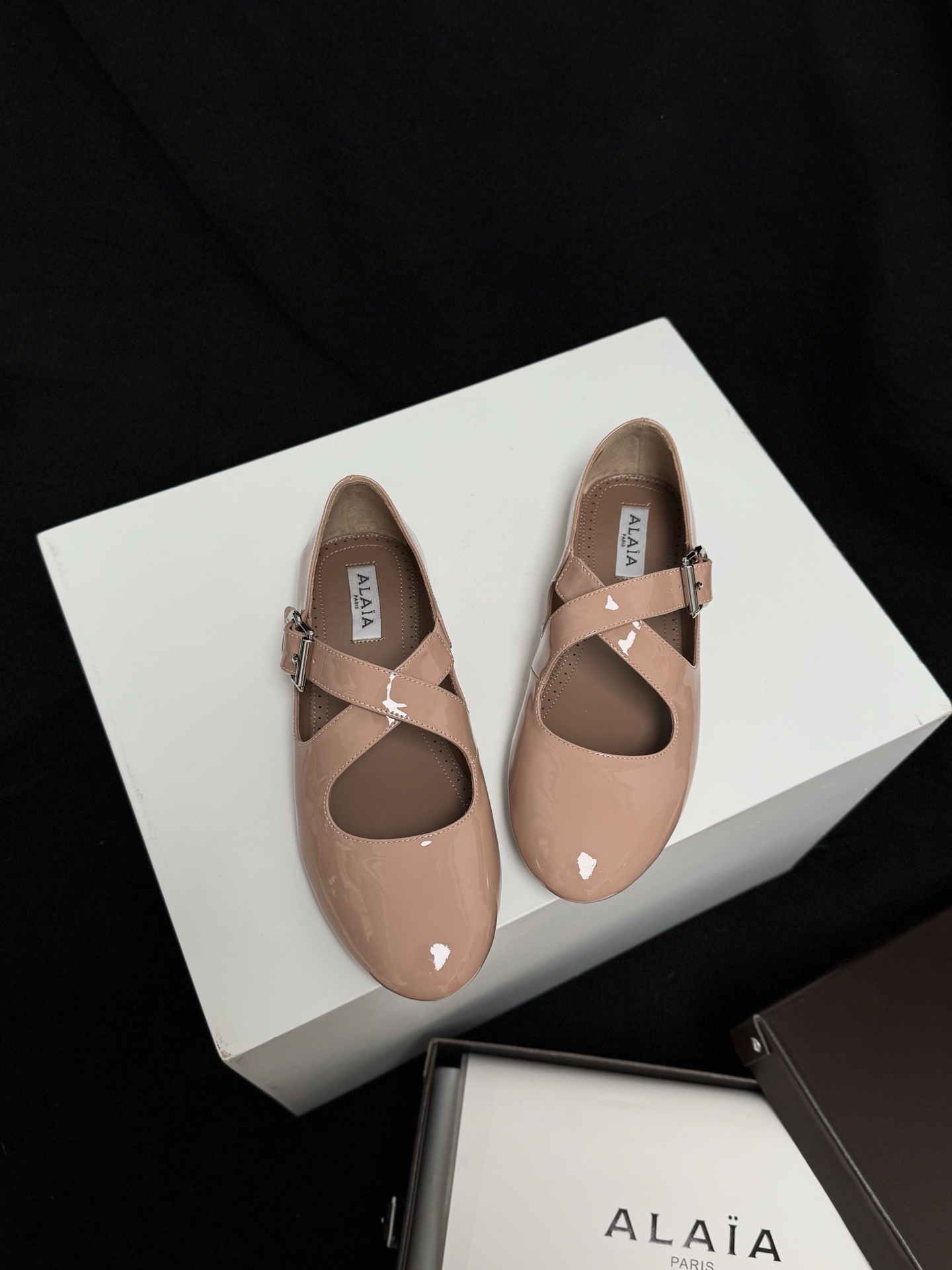ALAIA Cross-Strap Ballet Flats Women's Minimalist Elegant - Top Version