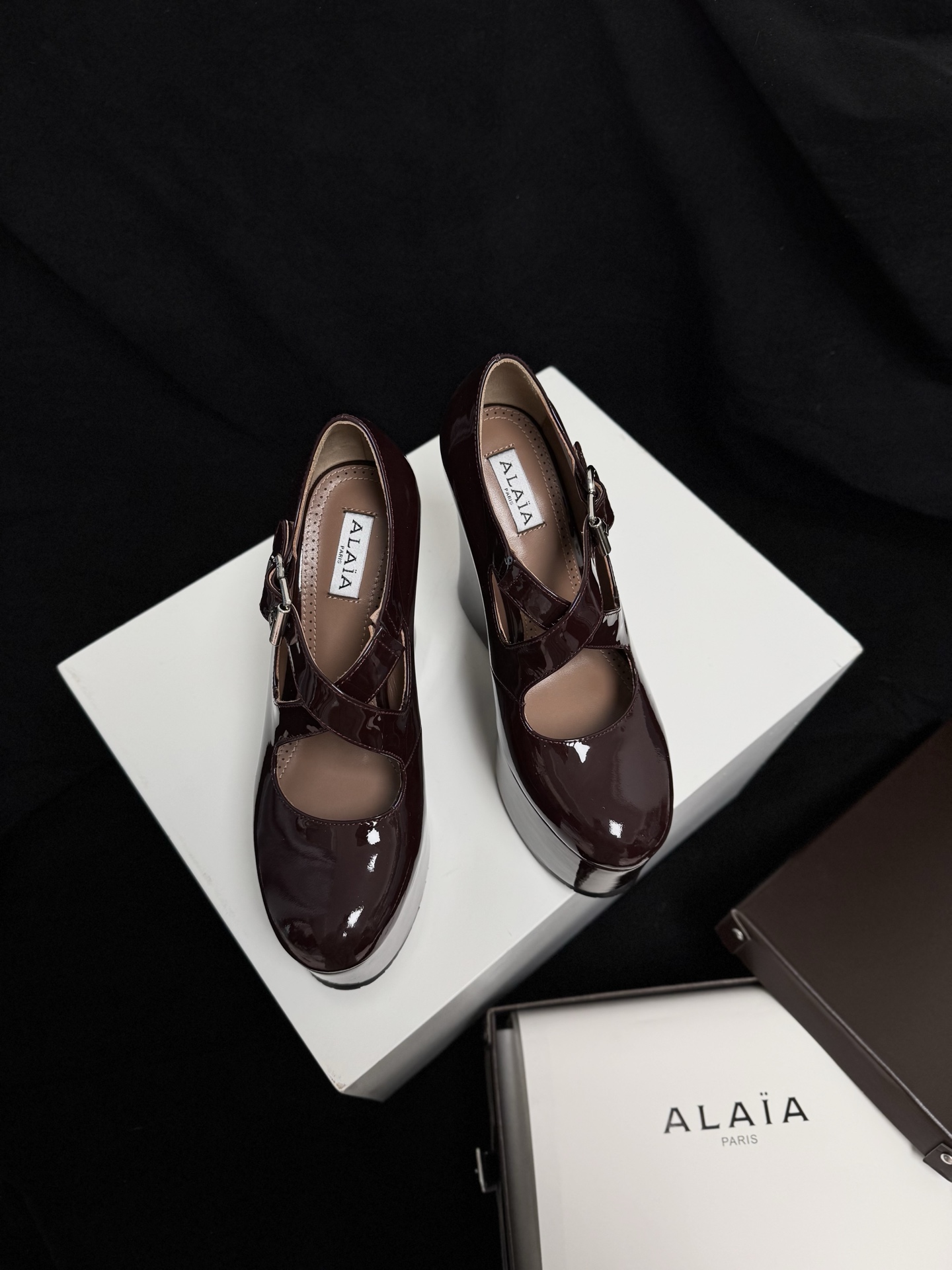 ALAIA クロスストラップ ウェッジヒール レディース シンプルでエレガント-トップバージョン