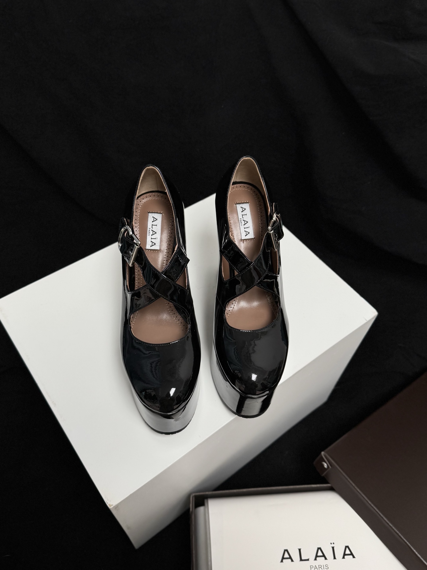 ALAIA クロスストラップ ウェッジヒール レディース シンプルでエレガント-トップバージョン