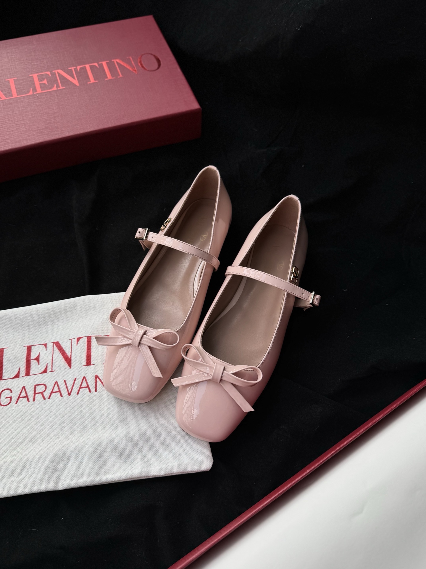 Valentino Mary Jane patent leather flat bow shoes
