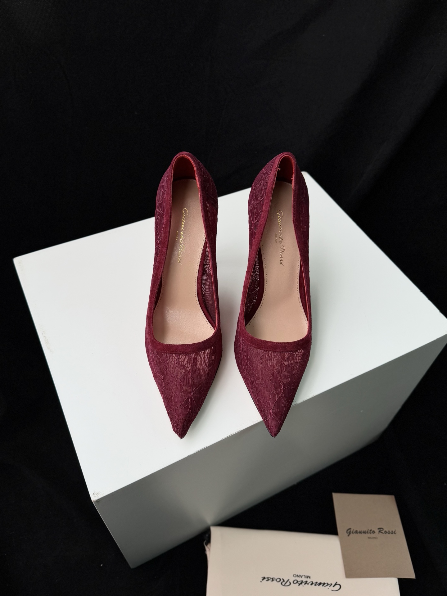 Gianvito Rossi Escarpins à bout pointu, chaussures plates, version améliorée, dentelle et cuir de mouton, semelle extérieure en cuir véritable italien