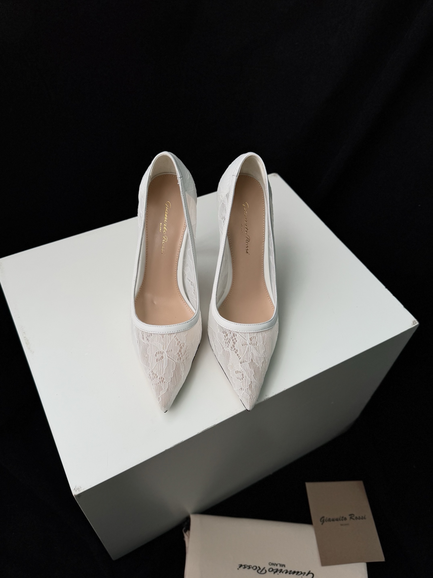 Gianvito Rossi Escarpins à bout pointu, chaussures plates, version améliorée, dentelle et cuir de chèvre, semelle extérieure en cuir véritable italien