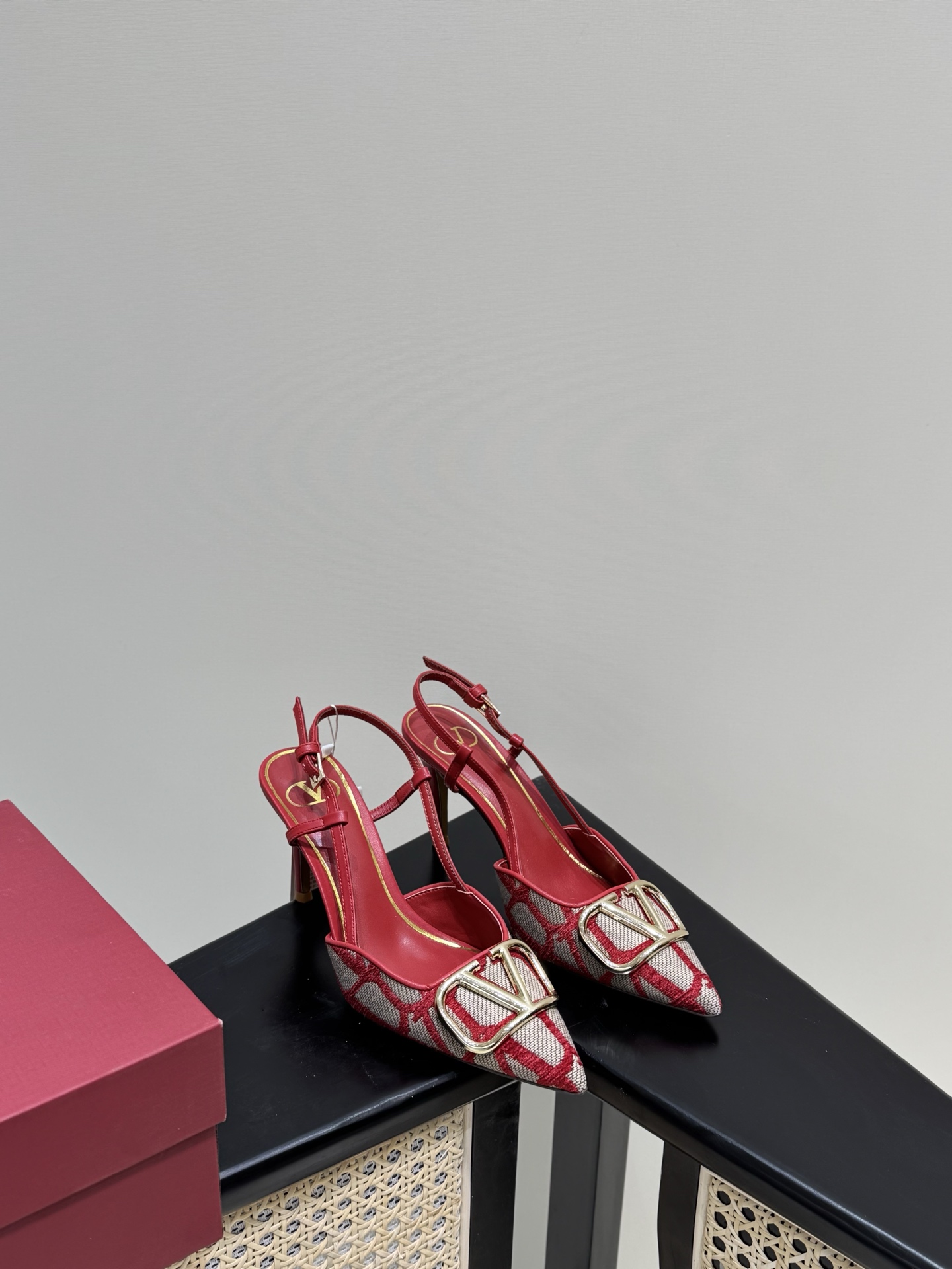 Valentino Pointed Toe Slingback Pumps Printed Denim Red