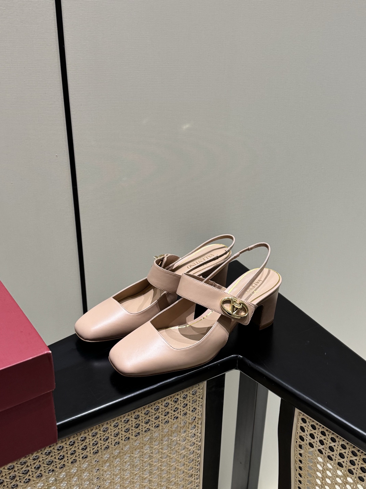 Valentino Mary Jane chunky heel leather pink VLogo