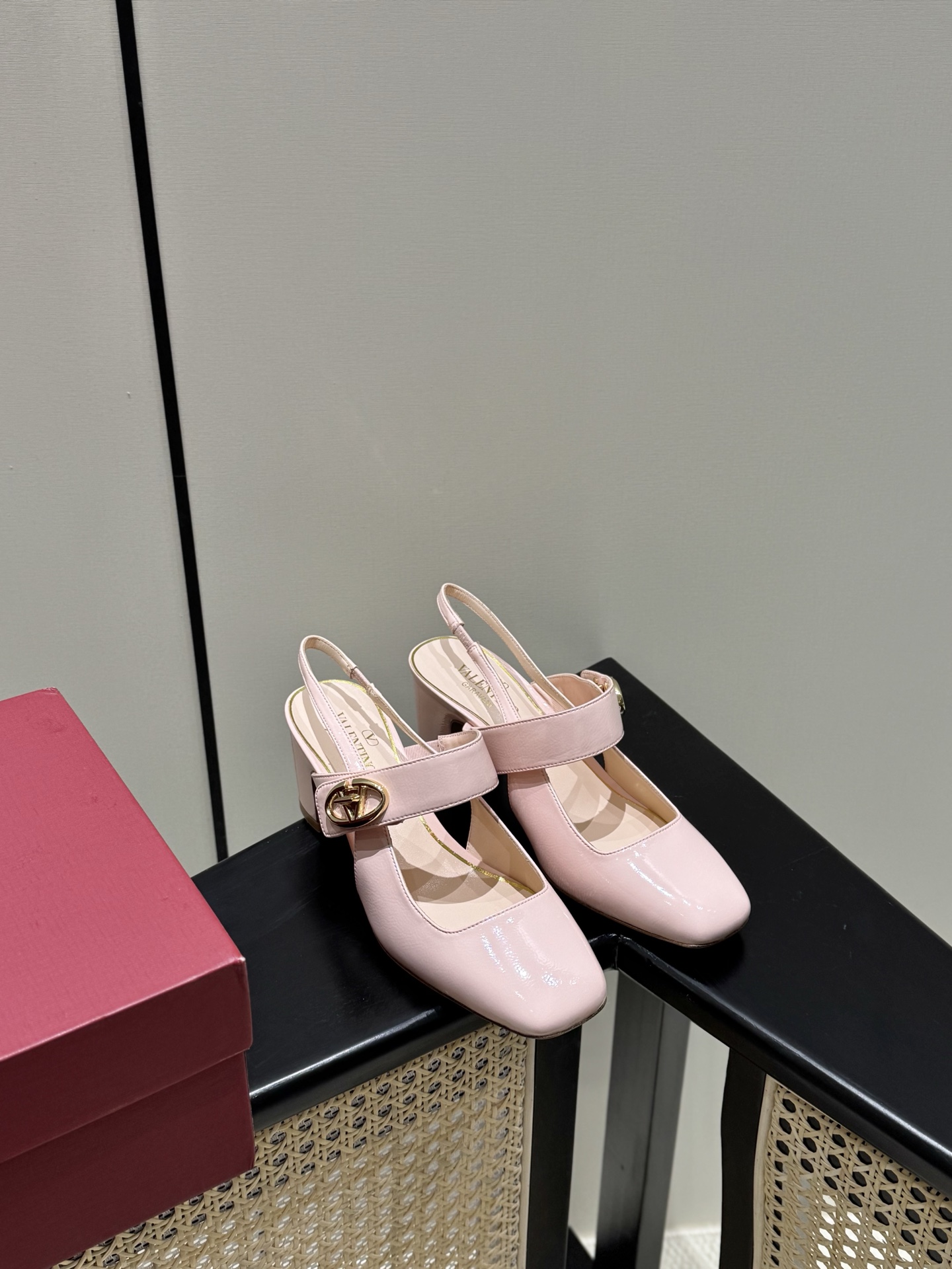 Valentino Mary Jane chunky heel patent leather pink