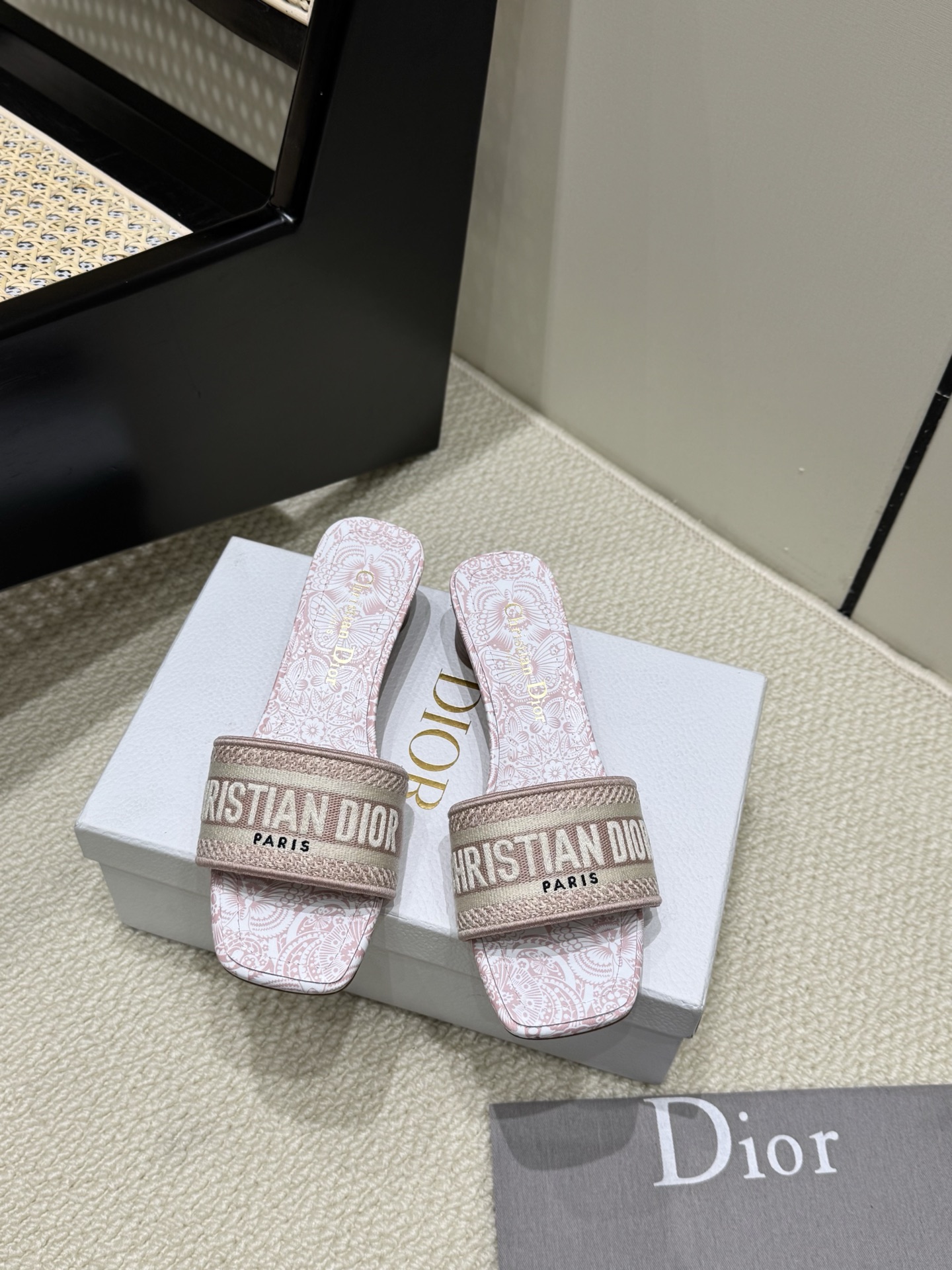 Dior Spring Summer Resort Collection CD Embroidered Slippers Authentic Washed Original Development Italian Genuine Leather Outsole Engraved Star Logo