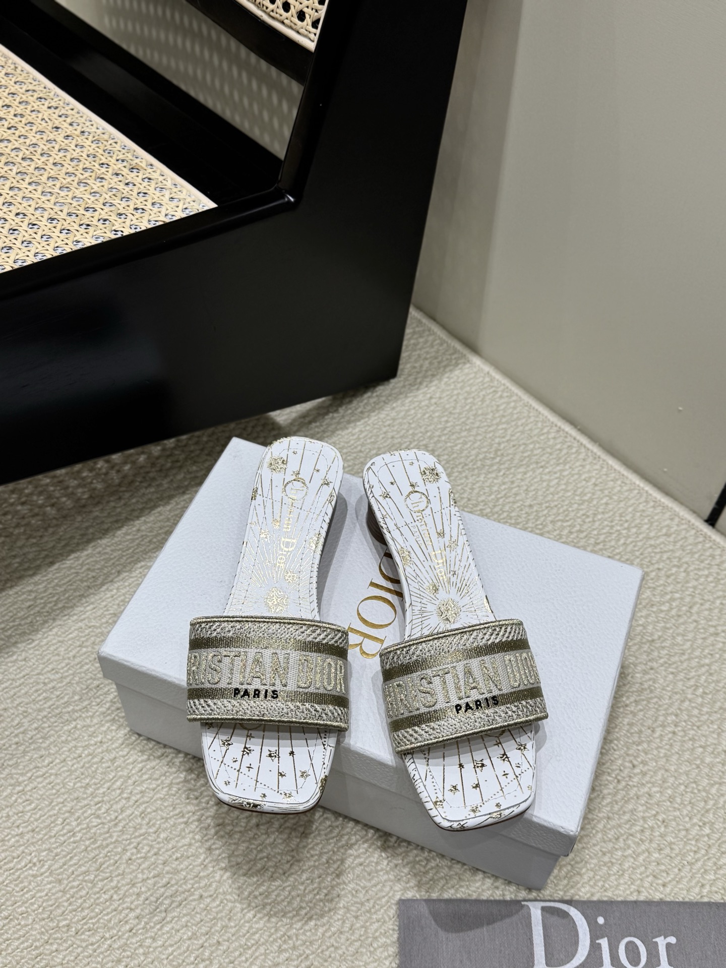 Dior Spring Summer Resort Collection CD Embroidered Slippers Authentic Washed Original Development Italian Genuine Leather Outsole Engraved Star Logo