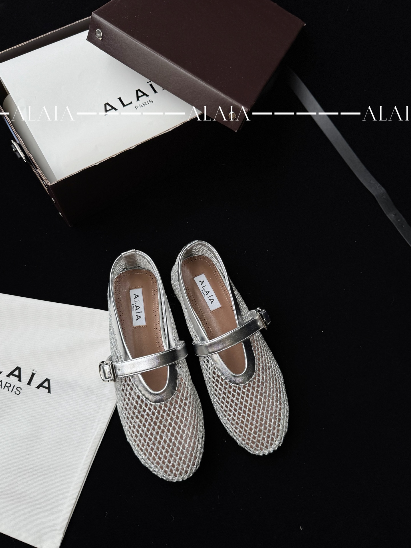 ALAIA 메쉬 페이턴트 가죽 발레리나 슈즈 여성용 스위트 쿨 발레리나 스타일 - 최상위 버전