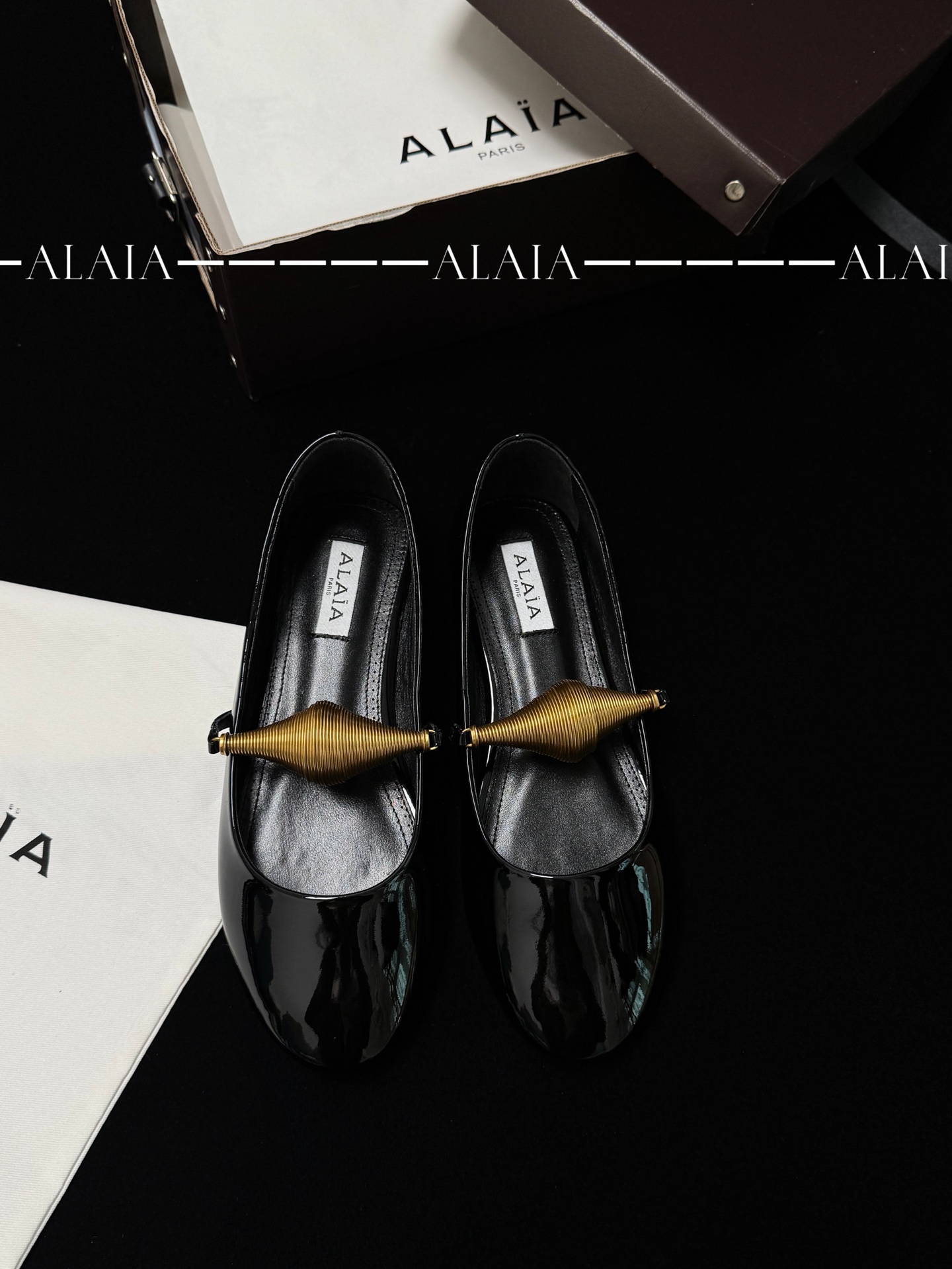 ALAIA 金属扣芭蕾舞鞋 女款 简约大气-顶级版本