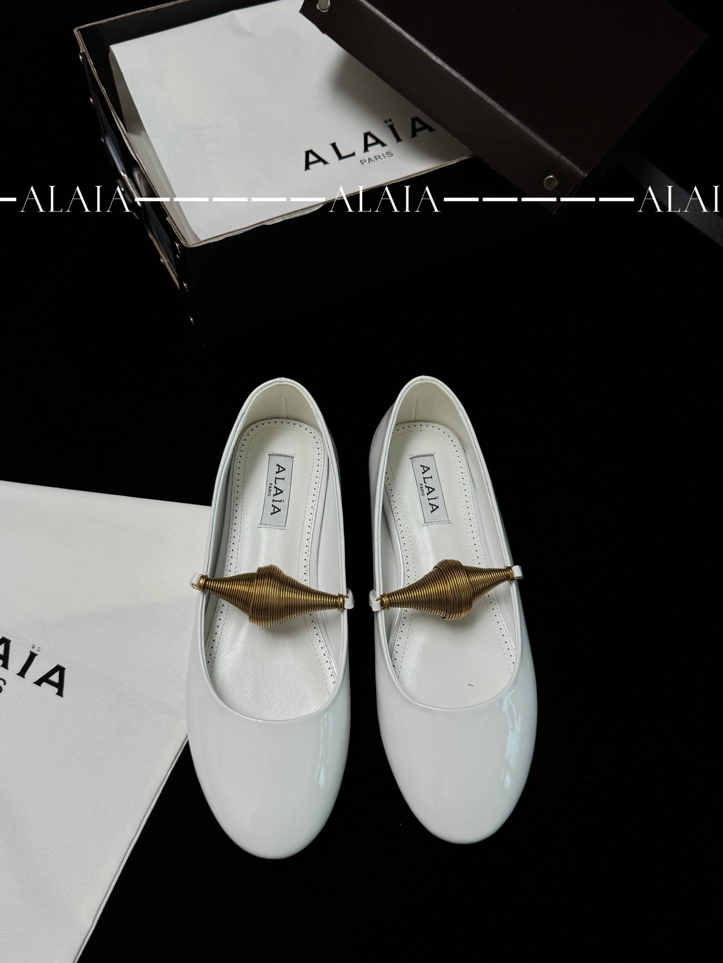 ALAIA 金属扣芭蕾舞鞋 女款 简约大气-顶级版本