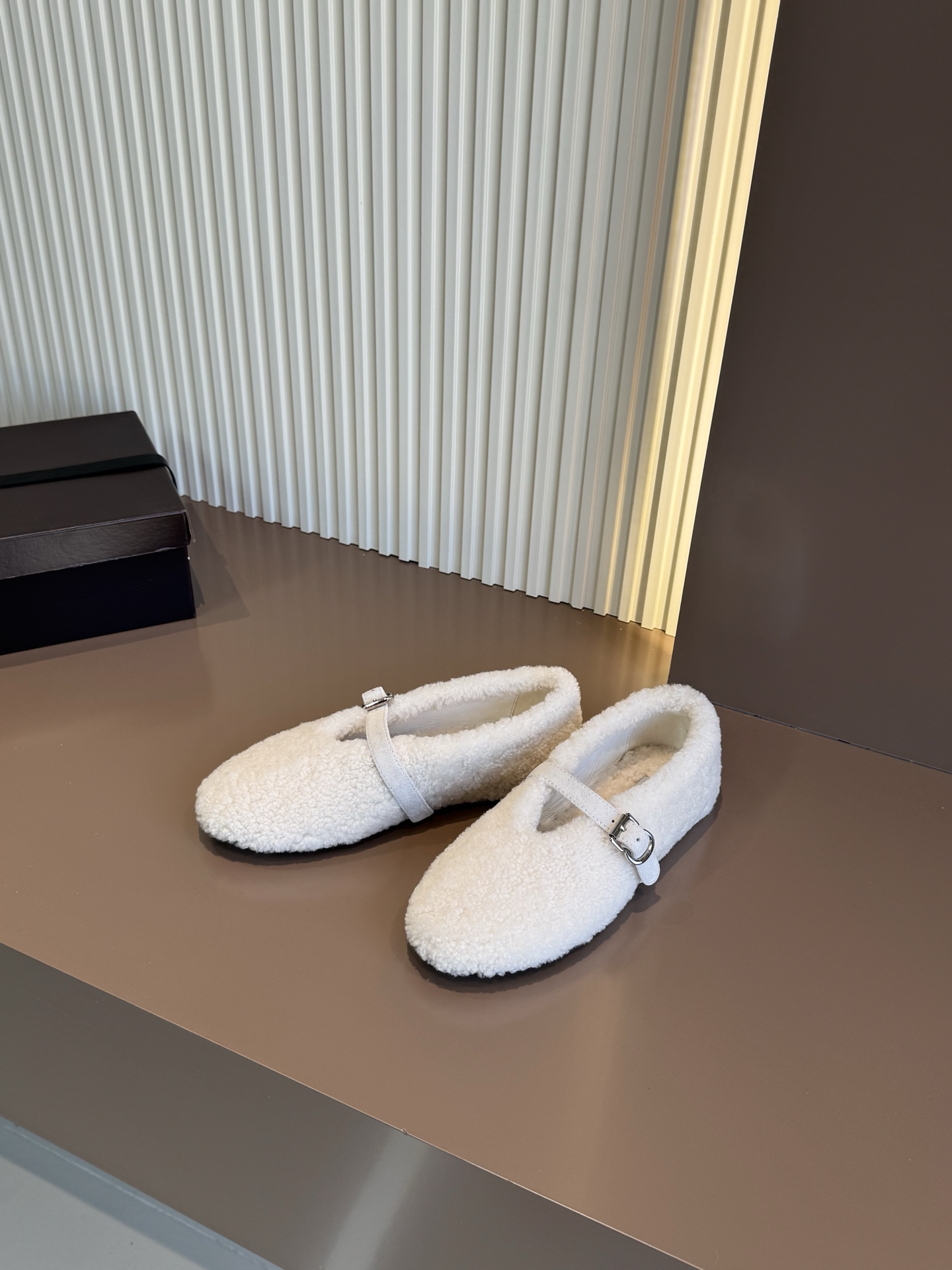 ALAIA ファーバレエシューズ レディース 暖かくておしゃれ-トップバージョン