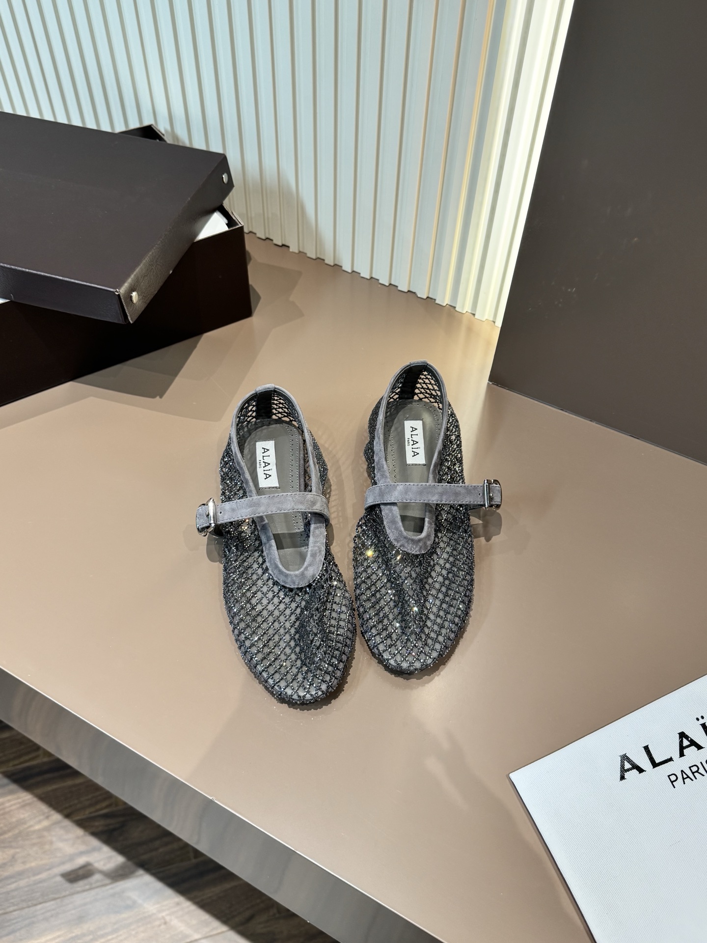 ALAIA メッシュラインストーンバレエシューズ レディース ファッション エレガント-トップバージョン