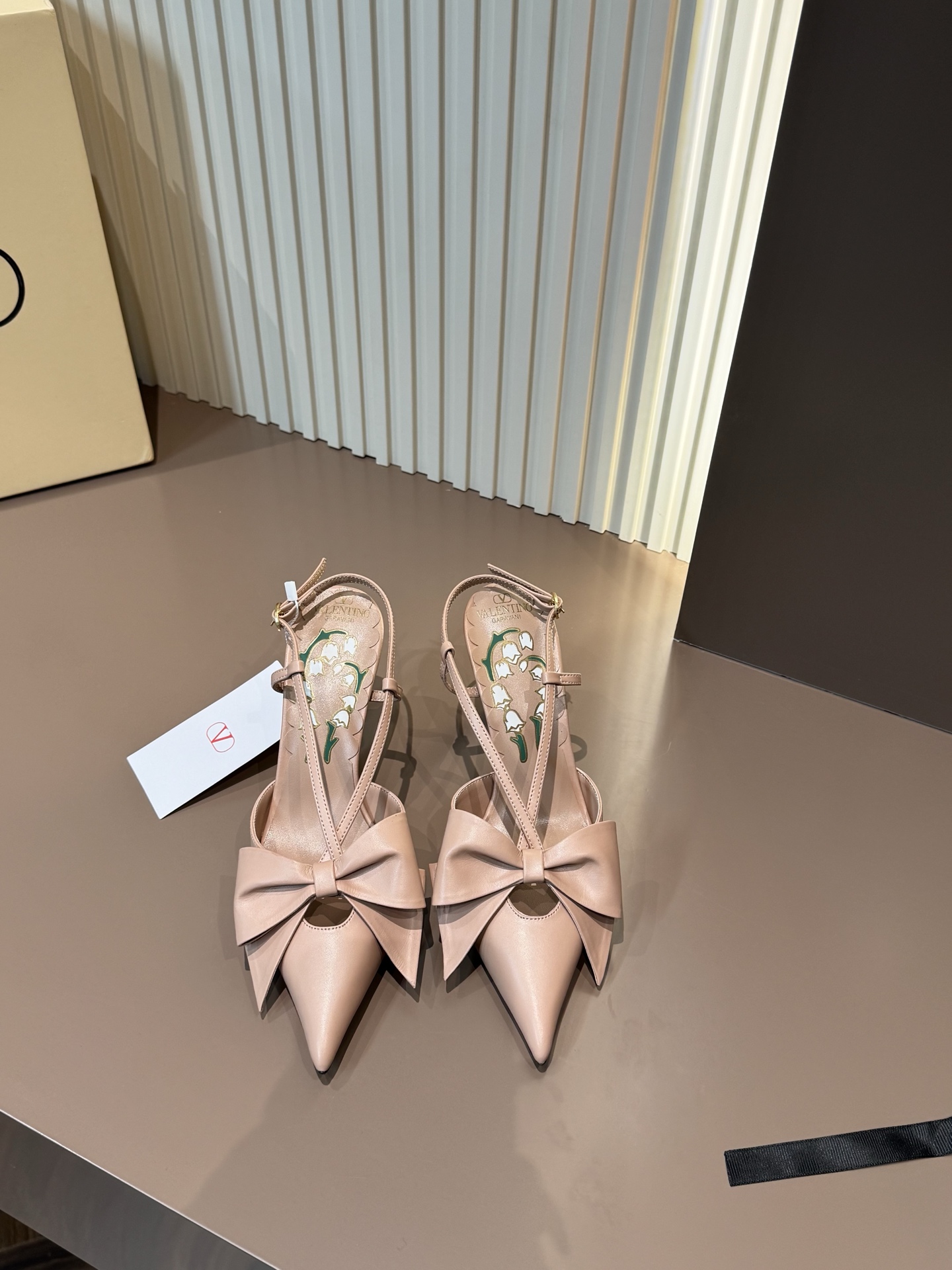 Valentino bow pointed-toe lambskin leather sole high heels