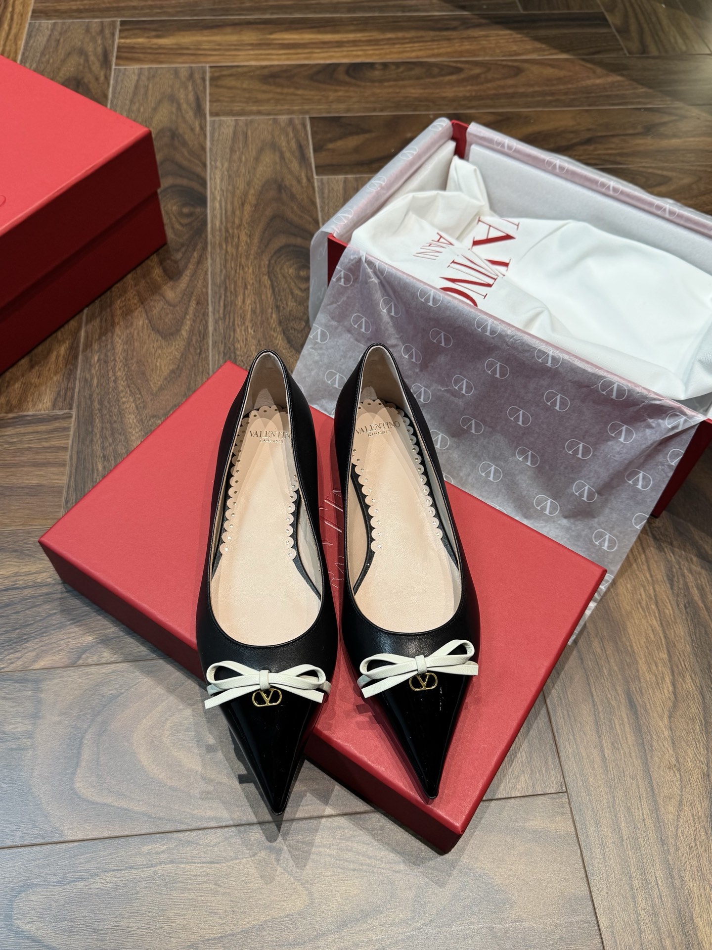 Valentino Pointed Toe Bow High Heels Lambskin Black