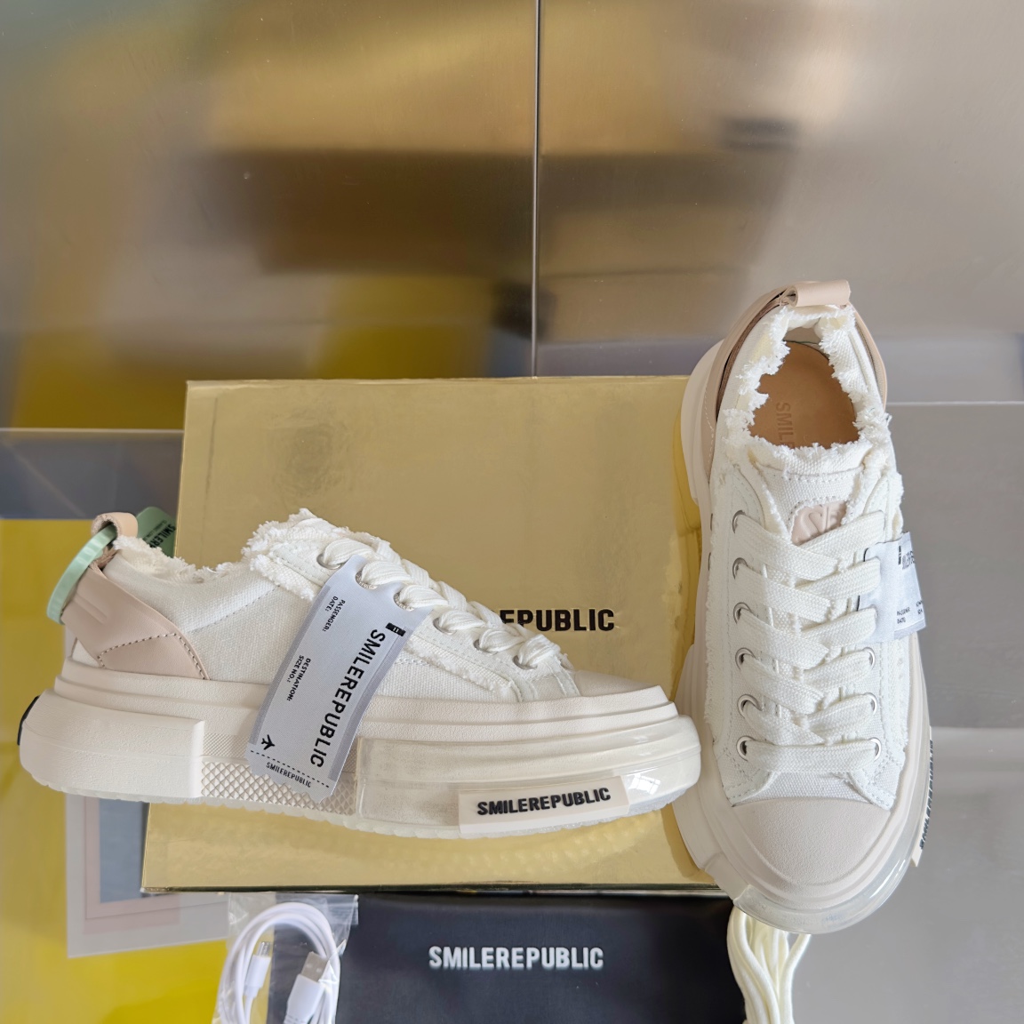 SMILEREPUBLIC Galaxy 70s Canvas Shoes: Comfortable Couples Sneakers with Unique Design - 图片 2