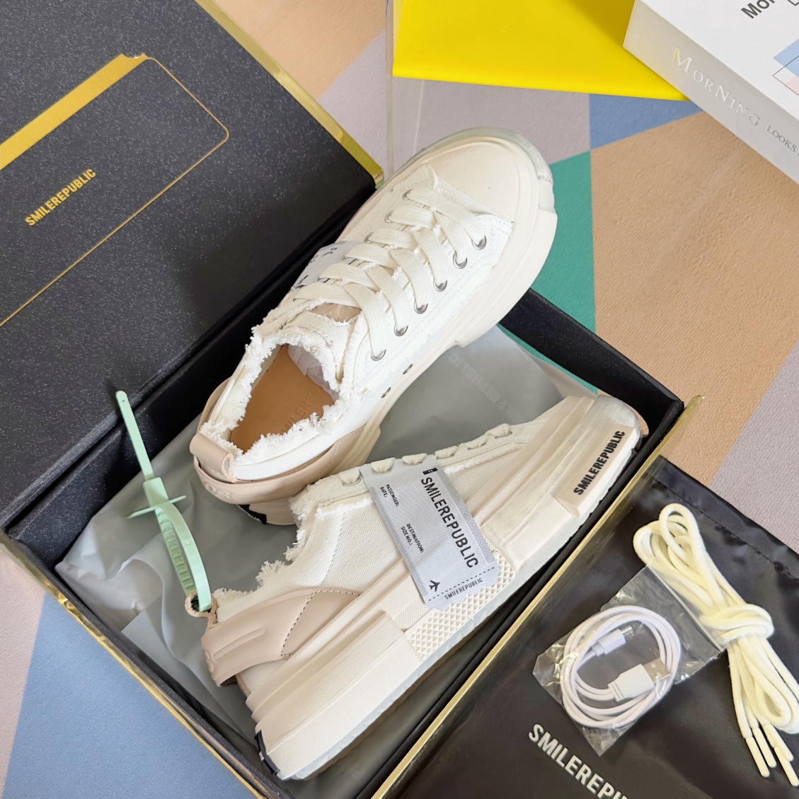 SMILEREPUBLIC Galaxy 70s Canvas Shoes: Comfortable Couples Sneakers with Unique Design - 图片 4