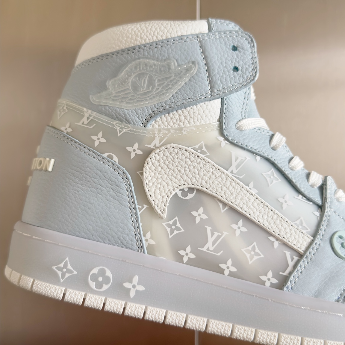 Limited Edition LV x Nike Sneakers with Zirconium Details: Top Version Summary - 图片 8