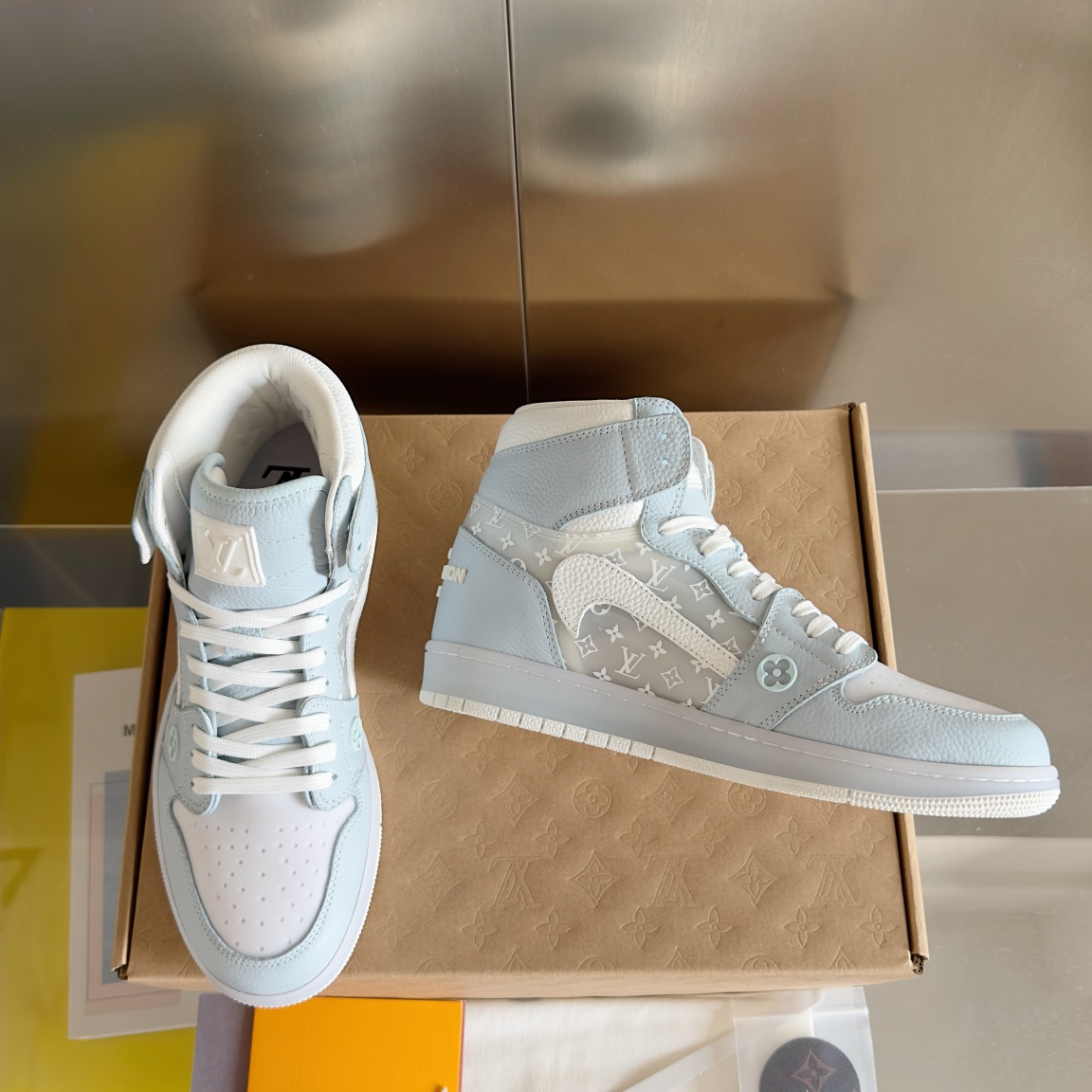 Limited Edition LV x Nike Sneakers with Zirconium Details: Top Version Summary - 图片 3