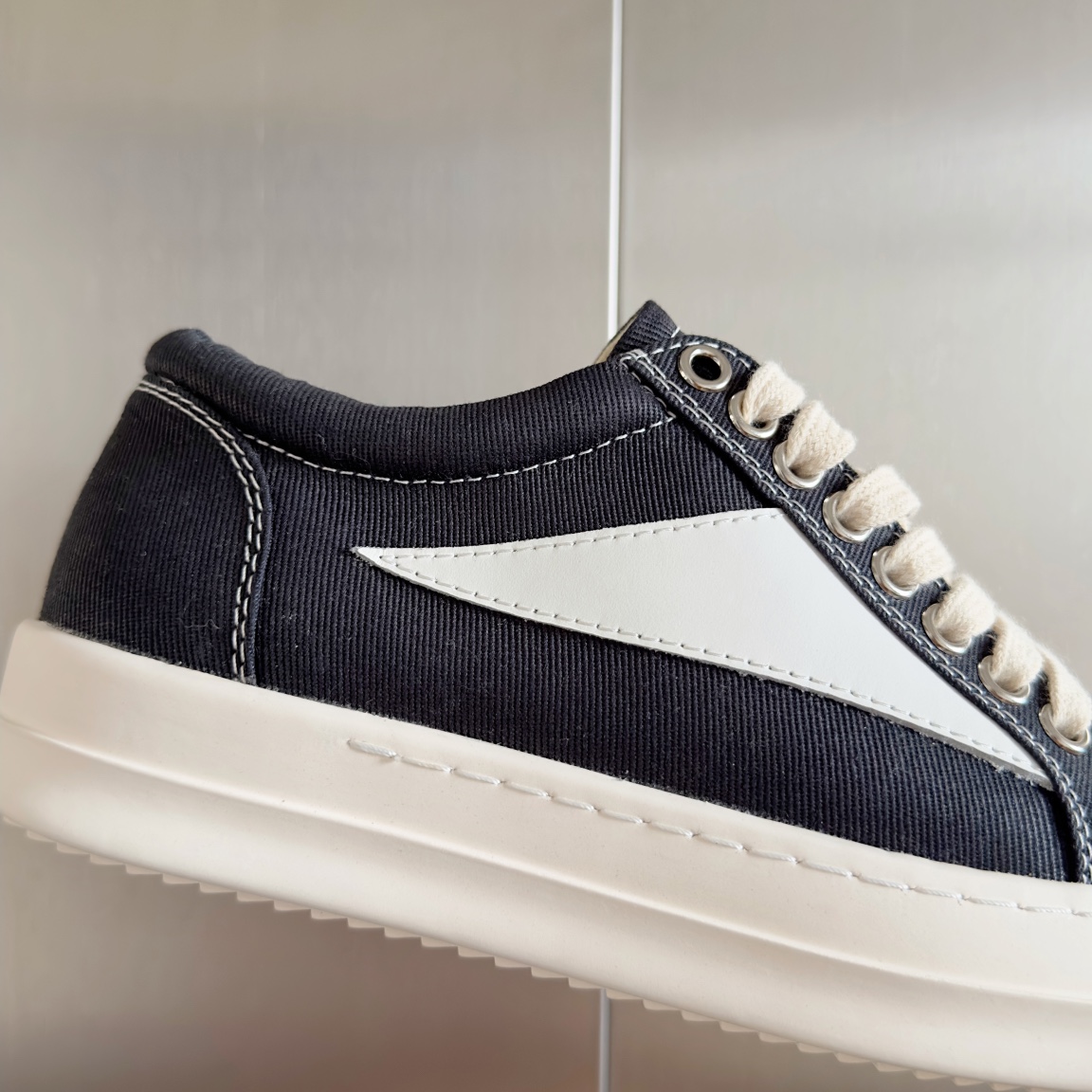 RICK OWENS VANS Collaboration: Luxurious Calfskin Shoes Collection Top Version 650 - 图片 8