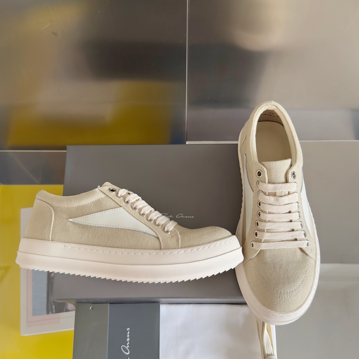 Luxurious Rick Owens Calfskin Vans: Fashionable, Dark, Luxor Shoes Collection - 图片 2
