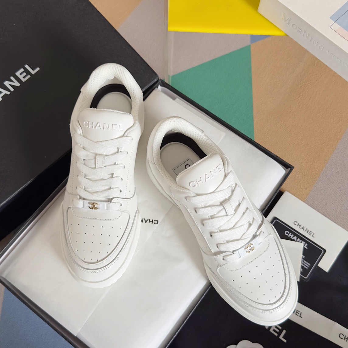 Versión superior: Chanel Chanel 24C nuevo estilo de primavera y verano, combinación de colores, calzado deportivo infor…