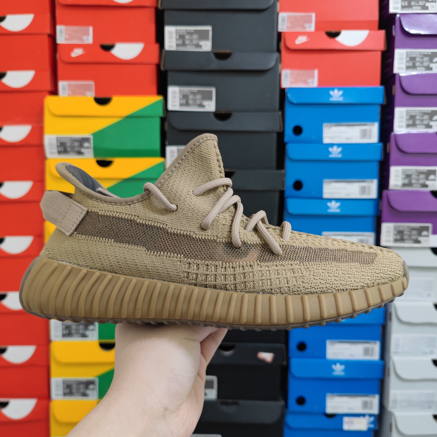 YEEZY BOOST 350 V2 FX9033