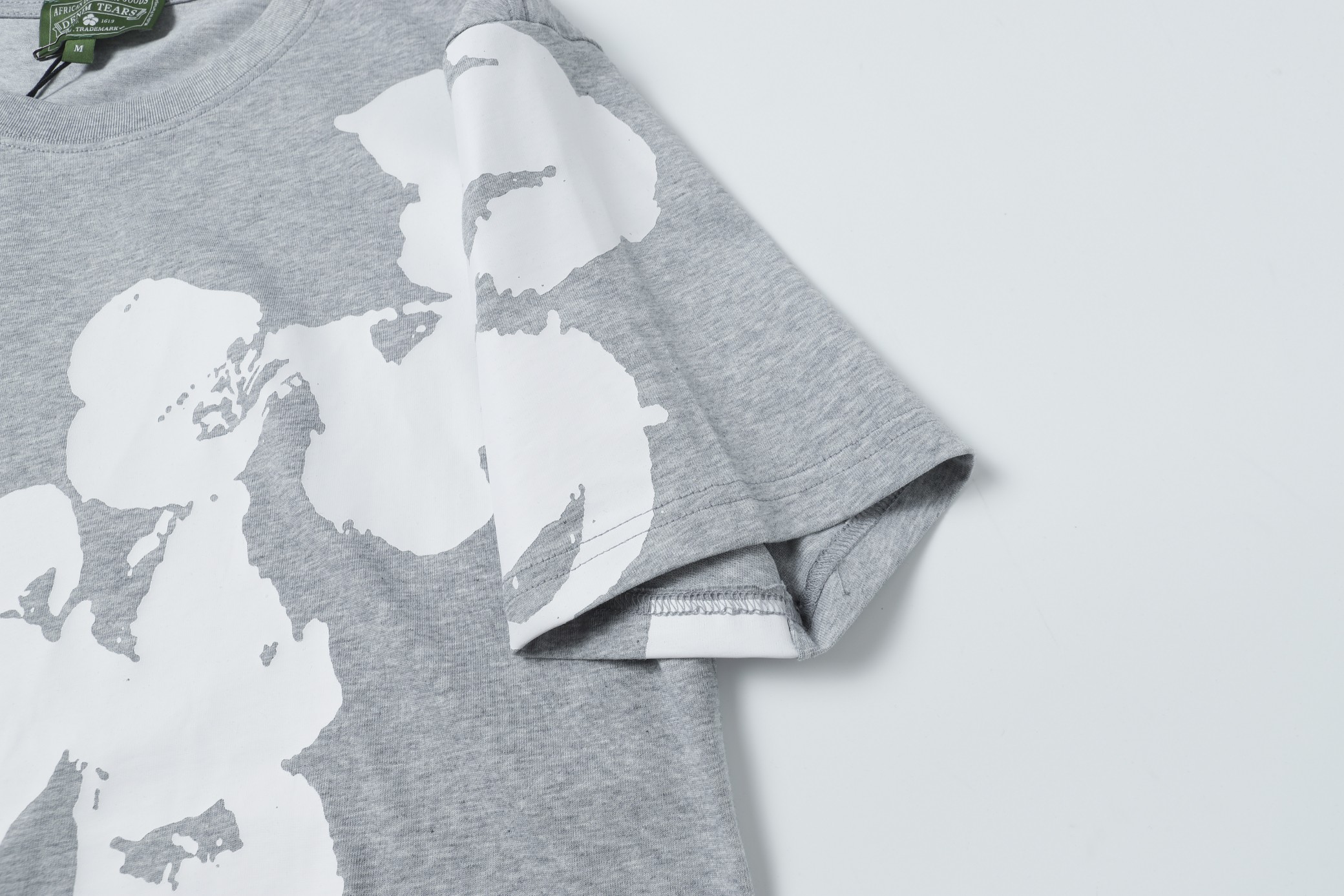 DENIM TEARS  短裤袖套装服装 5