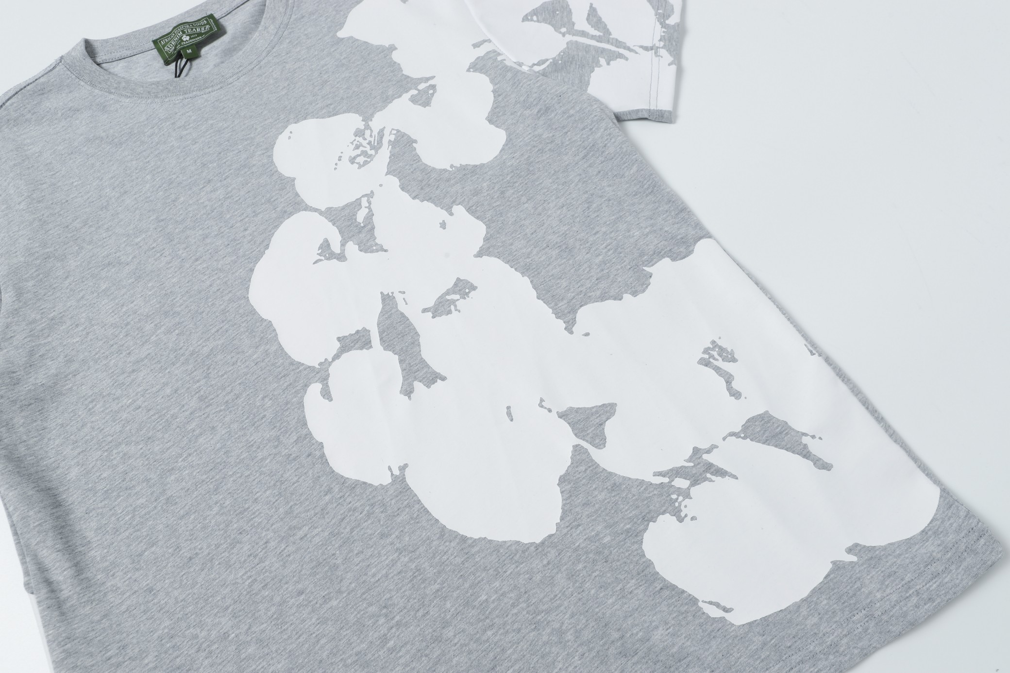 DENIM TEARS  短裤袖套装服装 4