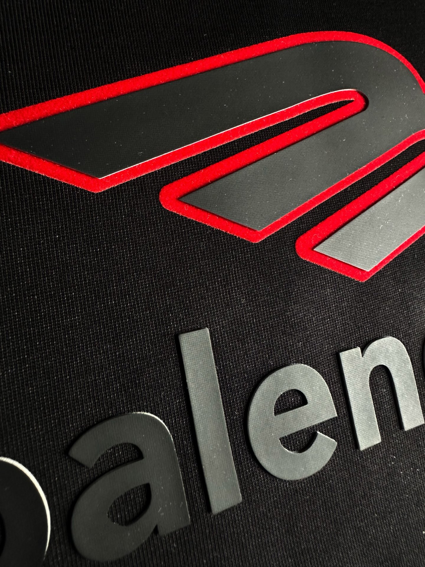  BAL 2025春夏新款首发专柜最新款短袖圆领T恤 高端订制 设计前卫时尚！品牌logo重工艺设计 高